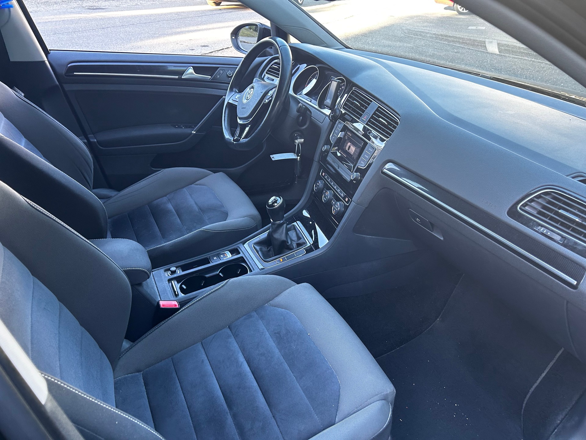 VW Golf 1.4 TSI Trendline-image-9