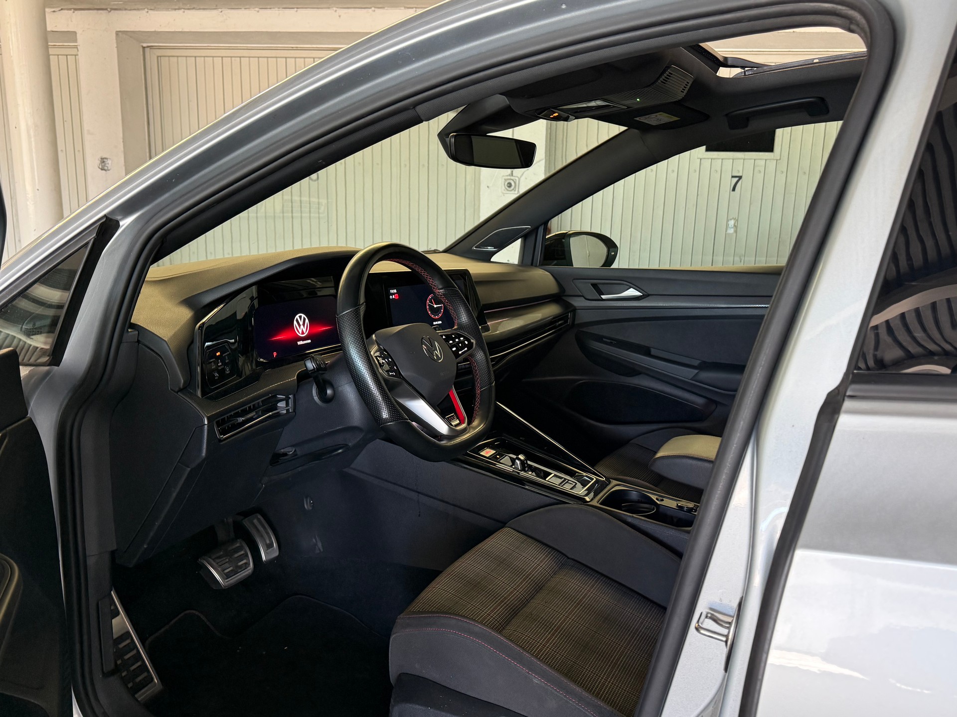 VW Golf 2.0 TSI GTI DSG-image-10