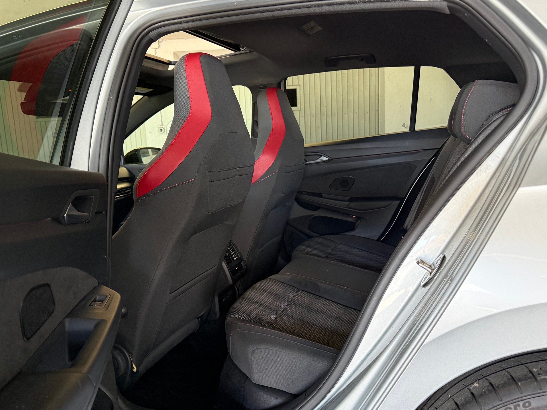 VW Golf 2.0 TSI GTI DSG-image-11