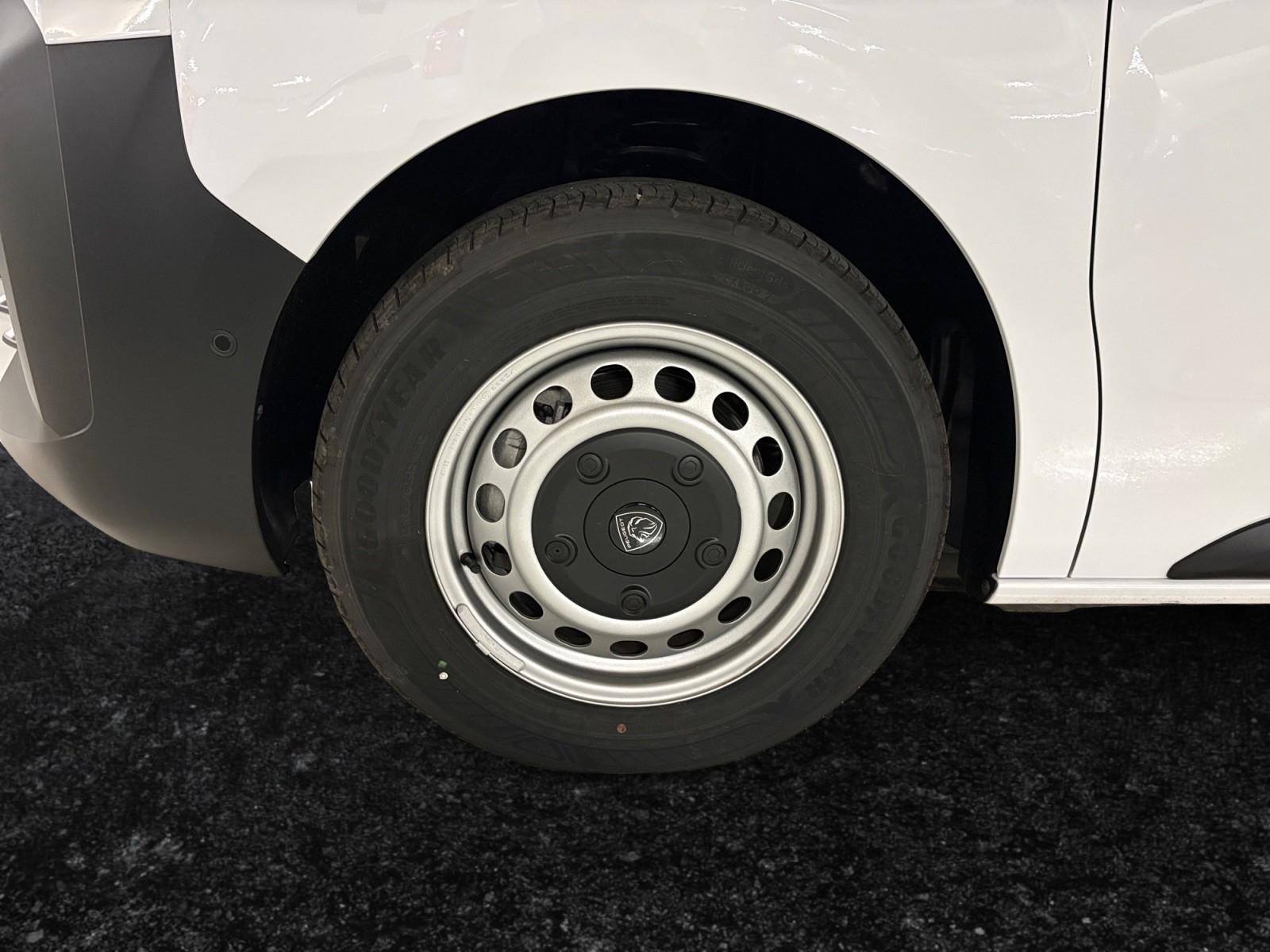 PEUGEOT Expert 1.5 BlueHDi 120 S&S Standard-image-15