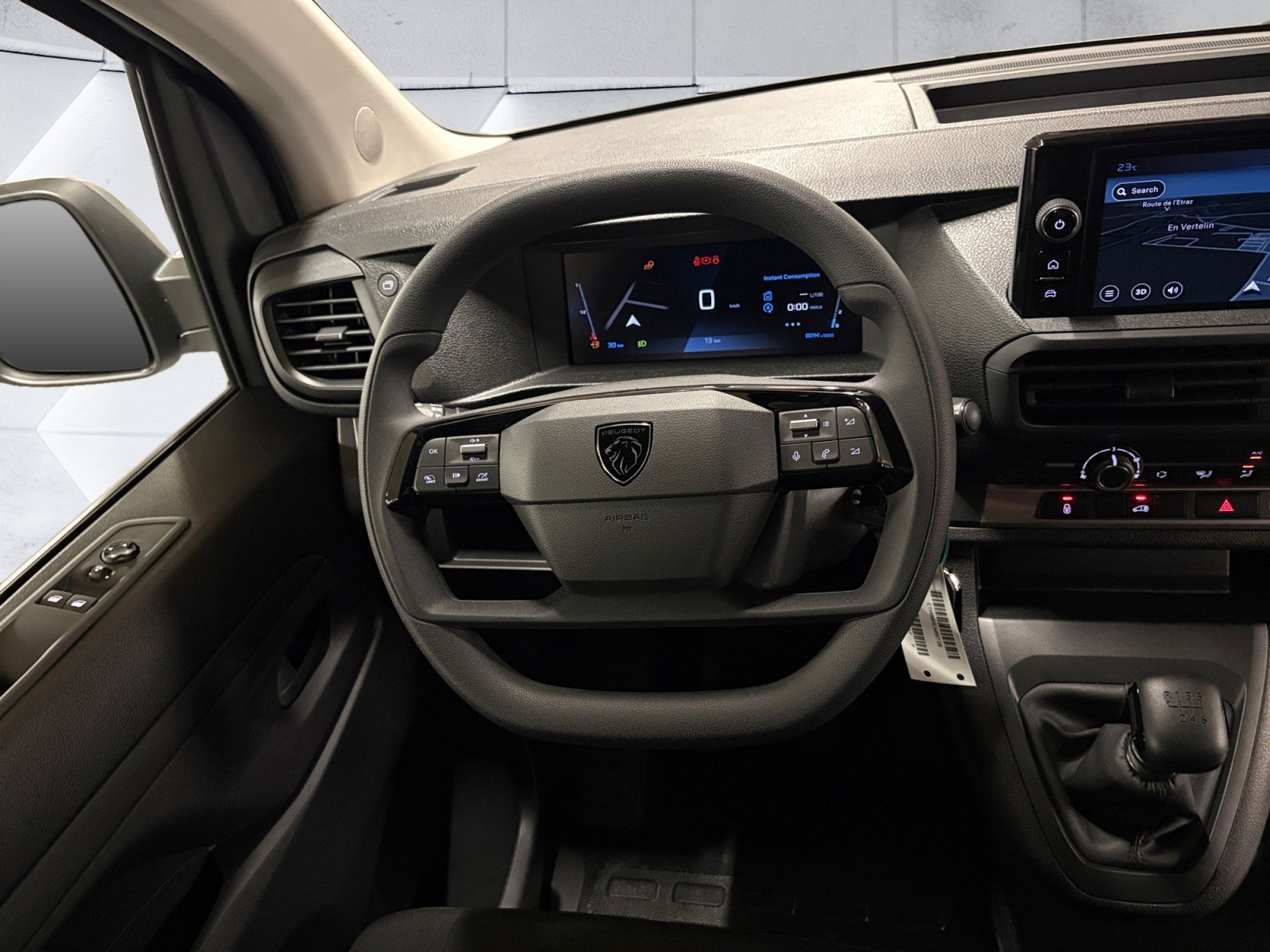 PEUGEOT Expert 1.5 BlueHDi 120 S&S Standard-image-9