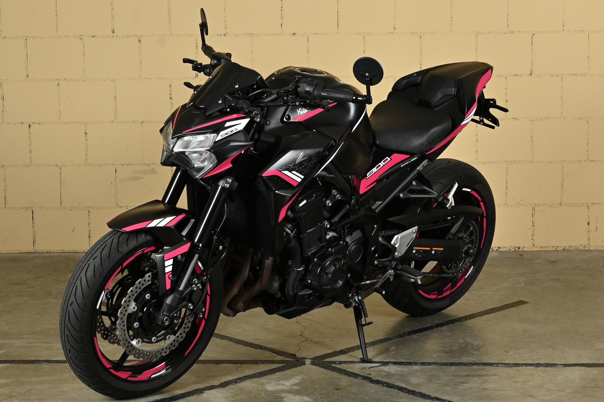 KAWASAKI Z 900-showroom-element-3