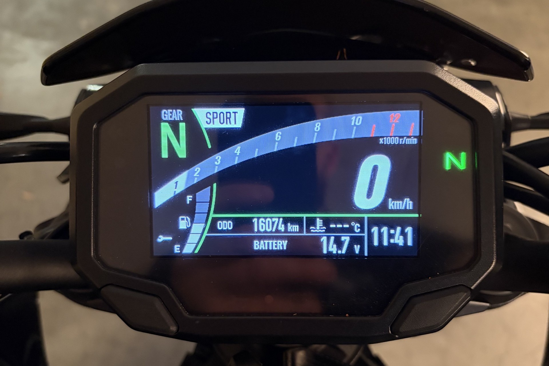 KAWASAKI Z 900-image-15