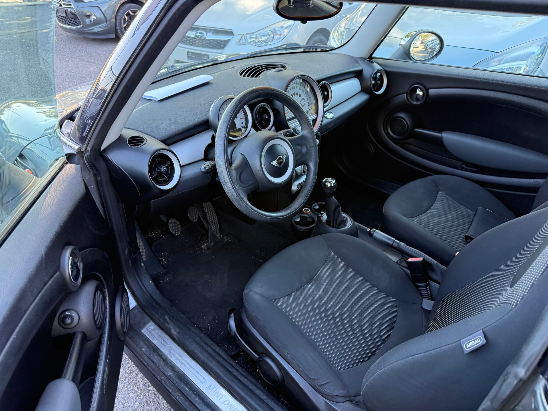 MINI One-image-8
