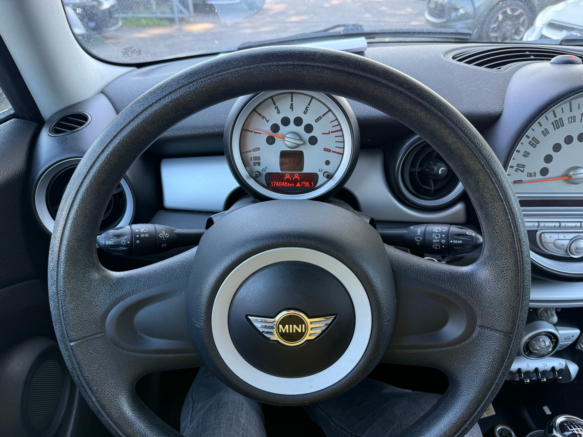 MINI One-image-9