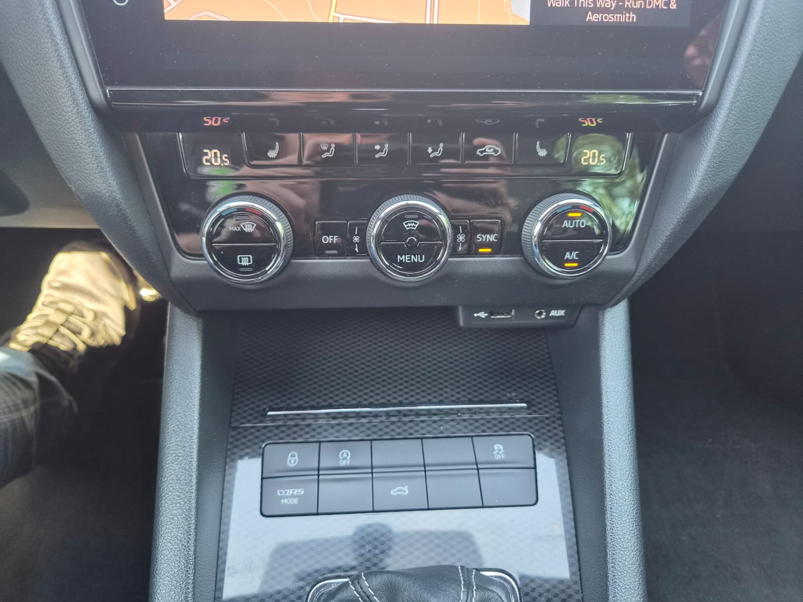 SKODA Octavia Combi 2.0 TSI RS DSG-image-19