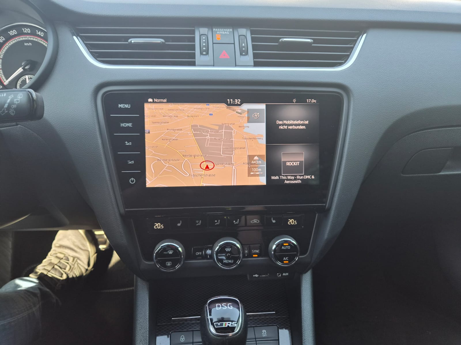 SKODA Octavia Combi 2.0 TSI RS DSG-image-18