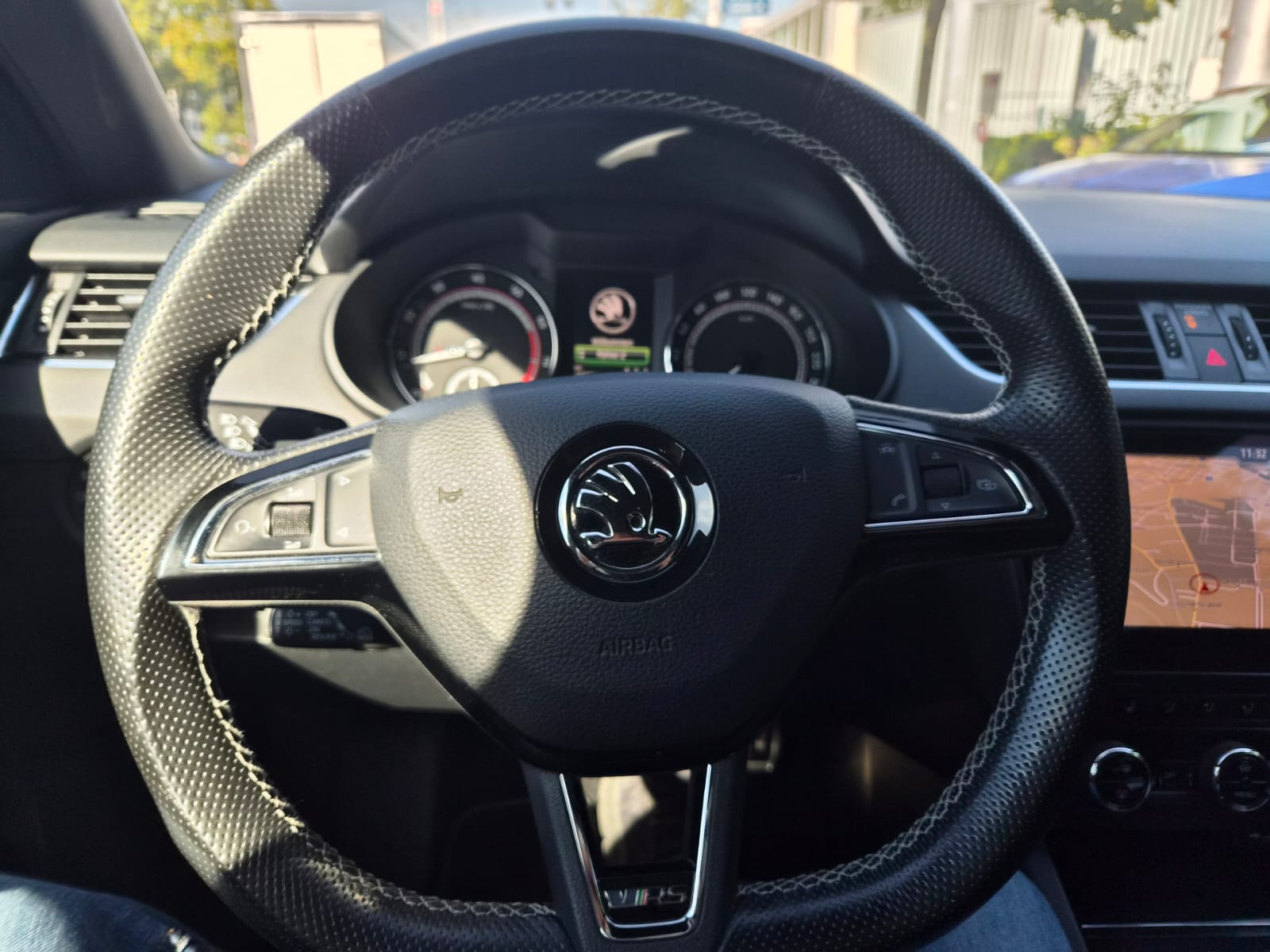 SKODA Octavia Combi 2.0 TSI RS DSG-image-15