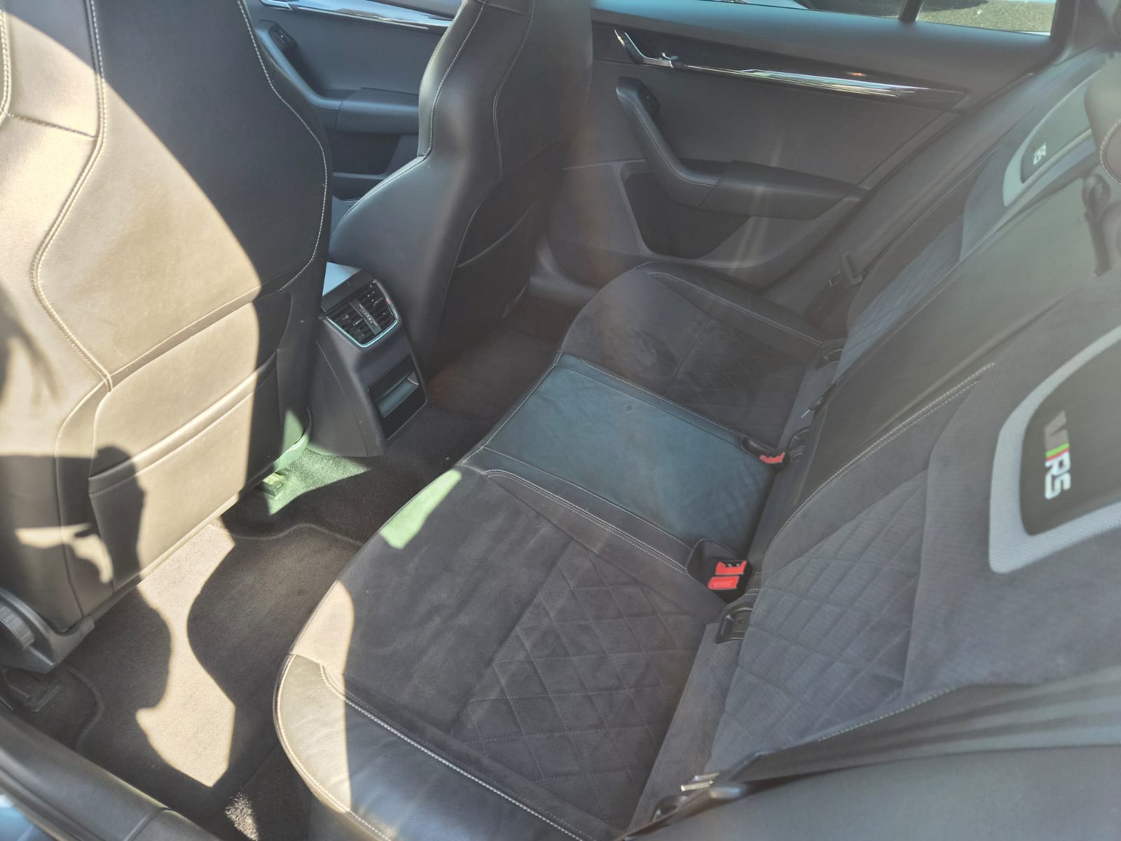 SKODA Octavia Combi 2.0 TSI RS DSG-image-12