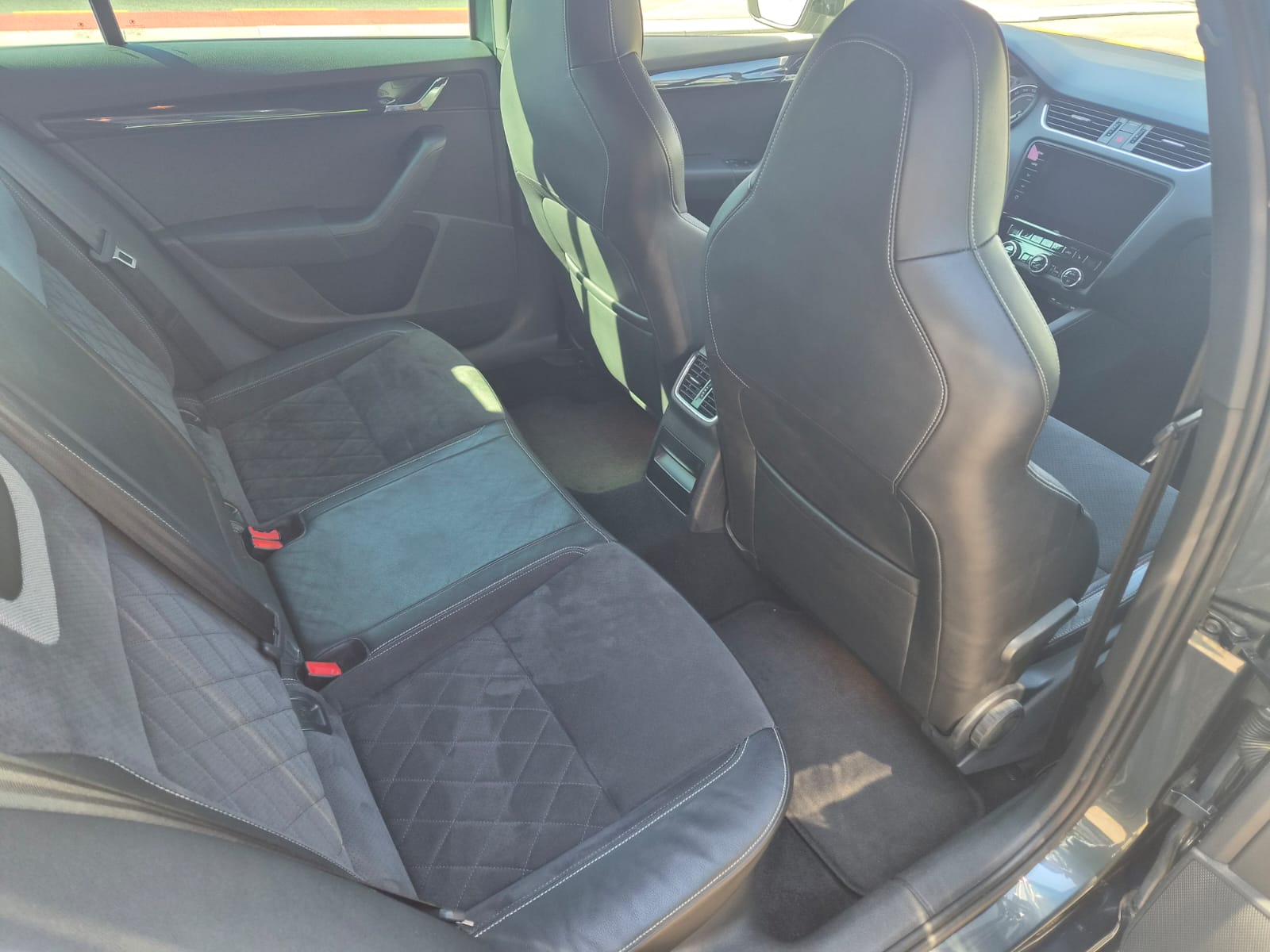 SKODA Octavia Combi 2.0 TSI RS DSG-image-11