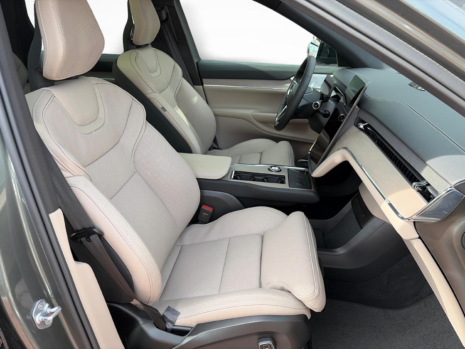 VOLVO EX90 Twin Ultra 6P. AWD-image-9