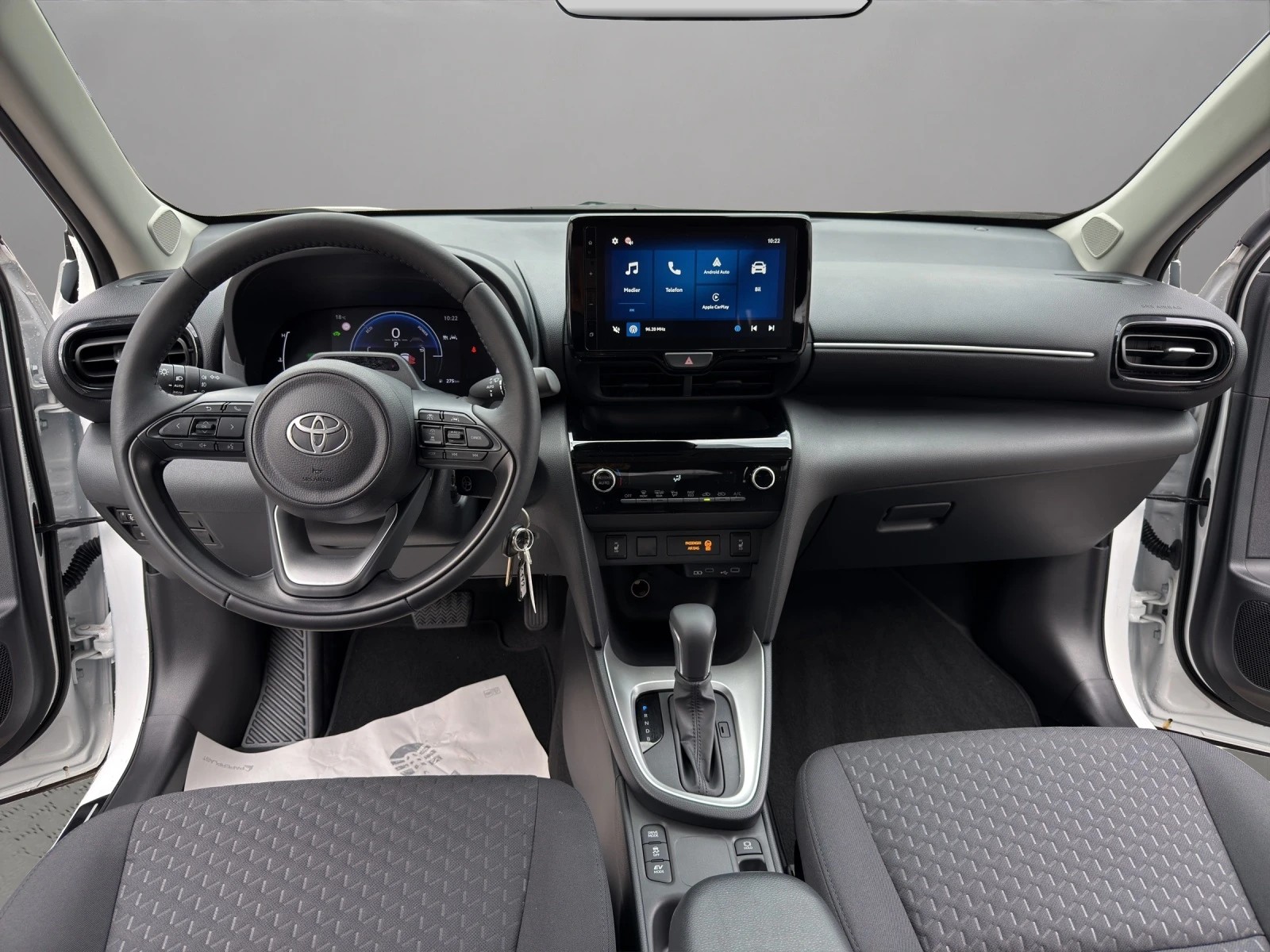 TOYOTA Yaris Cross 1.5 Hybrid Active-image-12