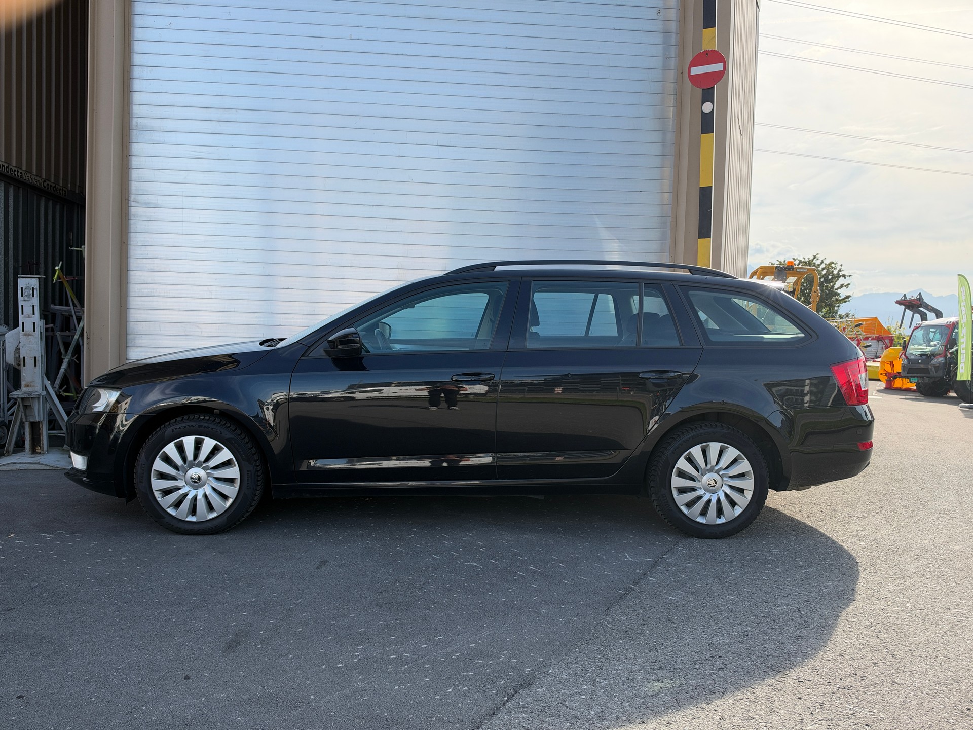 SKODA Octavia Combi 2.0 TDI Ambition 4x4 DSG-image-2