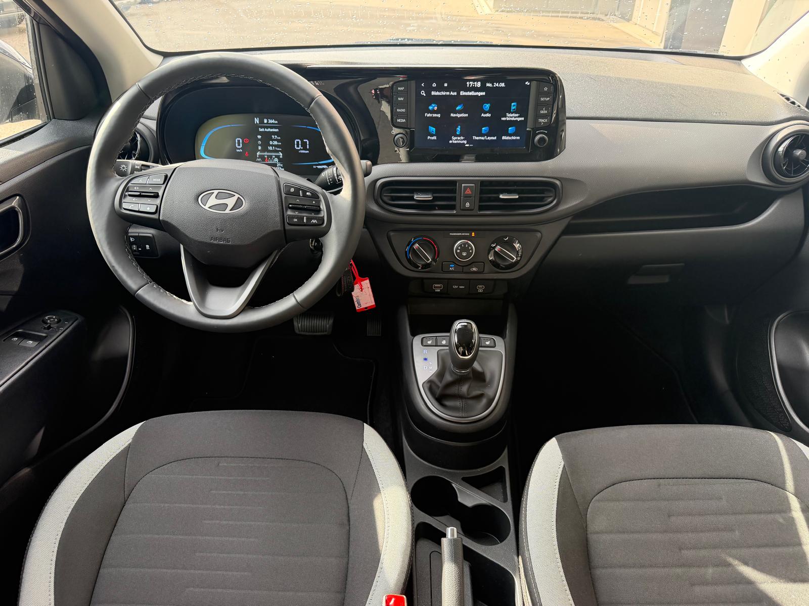 HYUNDAI i10 1.2 Amplia Aut.-image-11