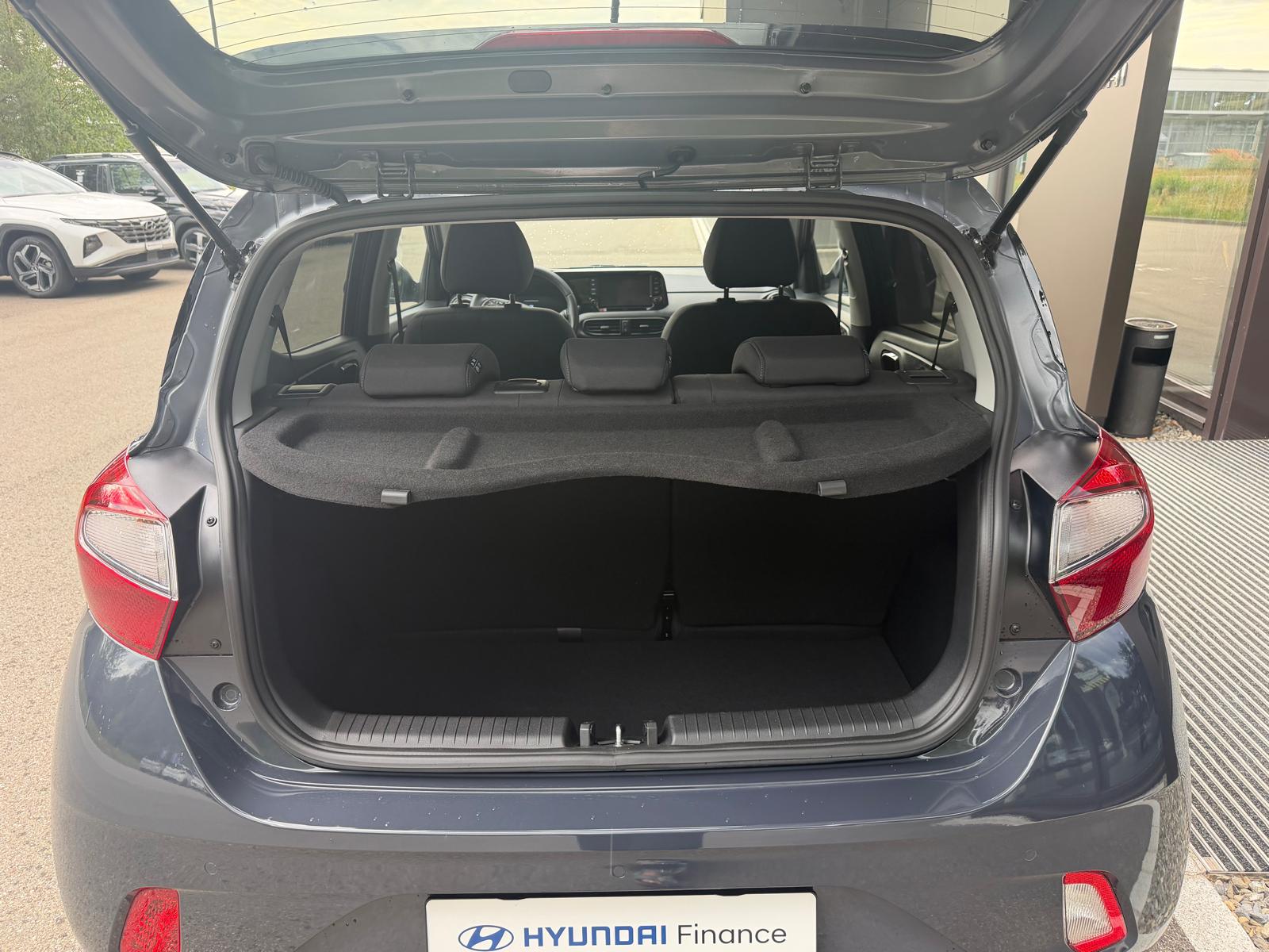 HYUNDAI i10 1.2 Amplia Aut.-image-7