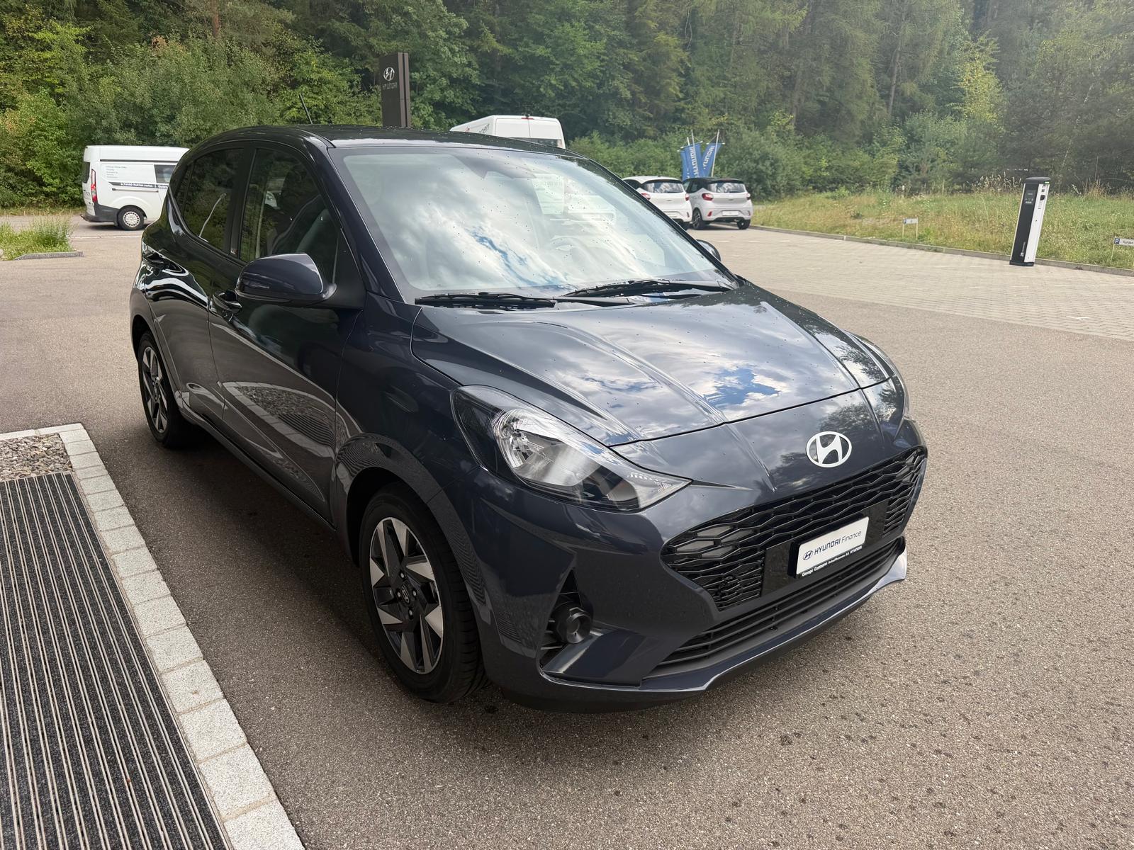 HYUNDAI i10 1.2 Amplia Aut.-image-3