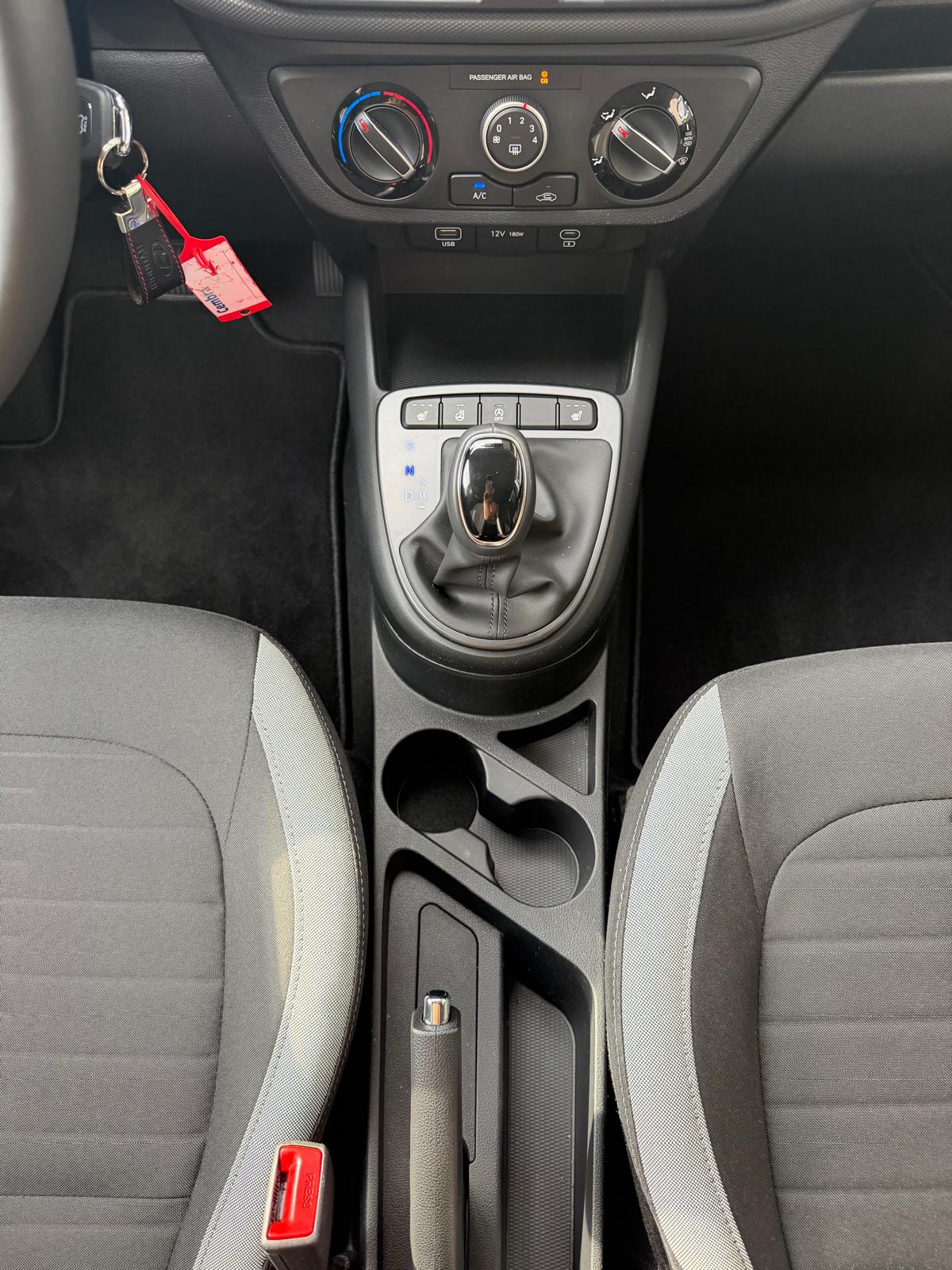 HYUNDAI i10 1.2 Amplia Aut.-image-13