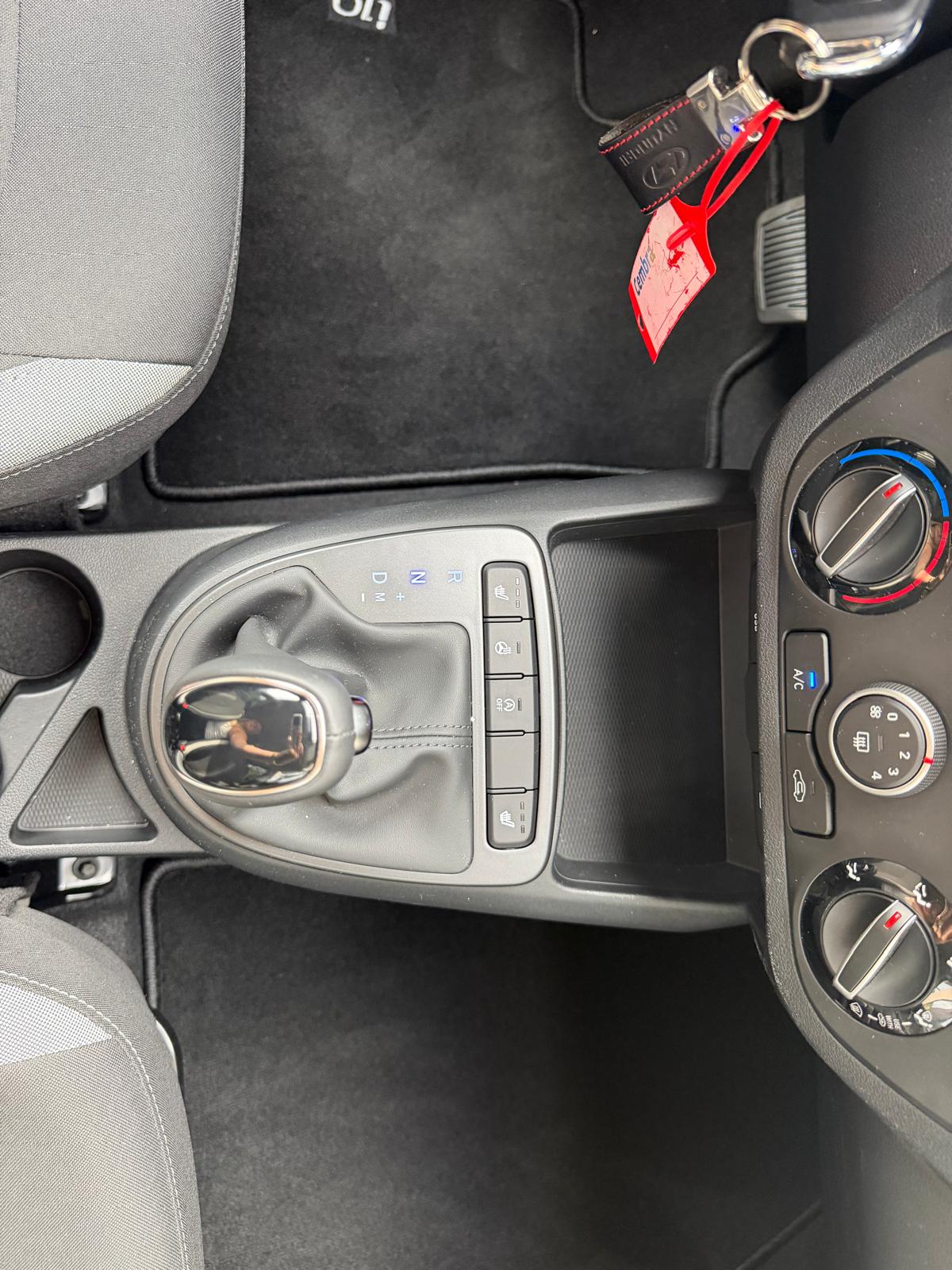 HYUNDAI i10 1.2 Amplia Aut.-image-14