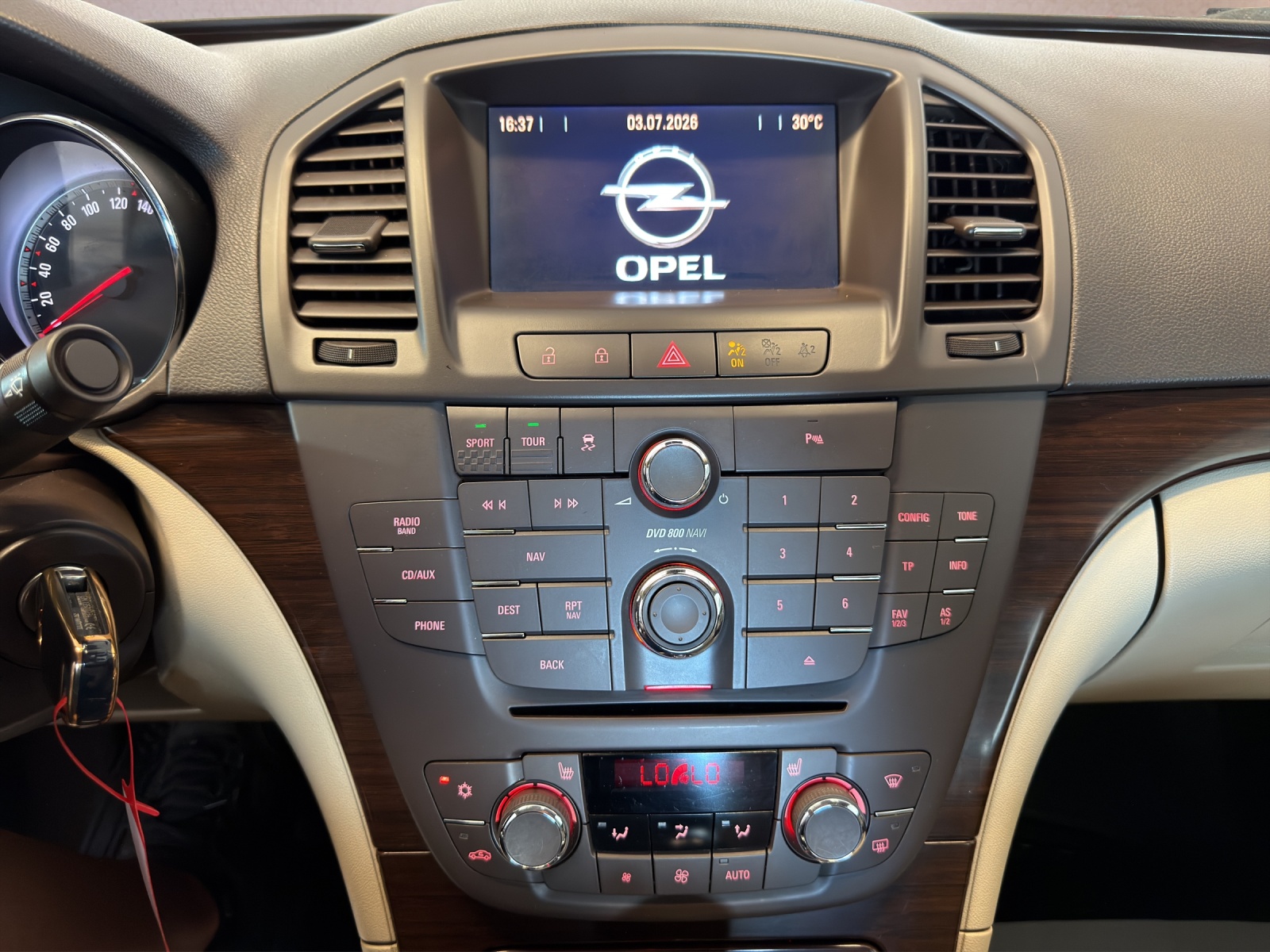 OPEL Insignia 2.0 Turbo Edition 4WD Automatic-image-9