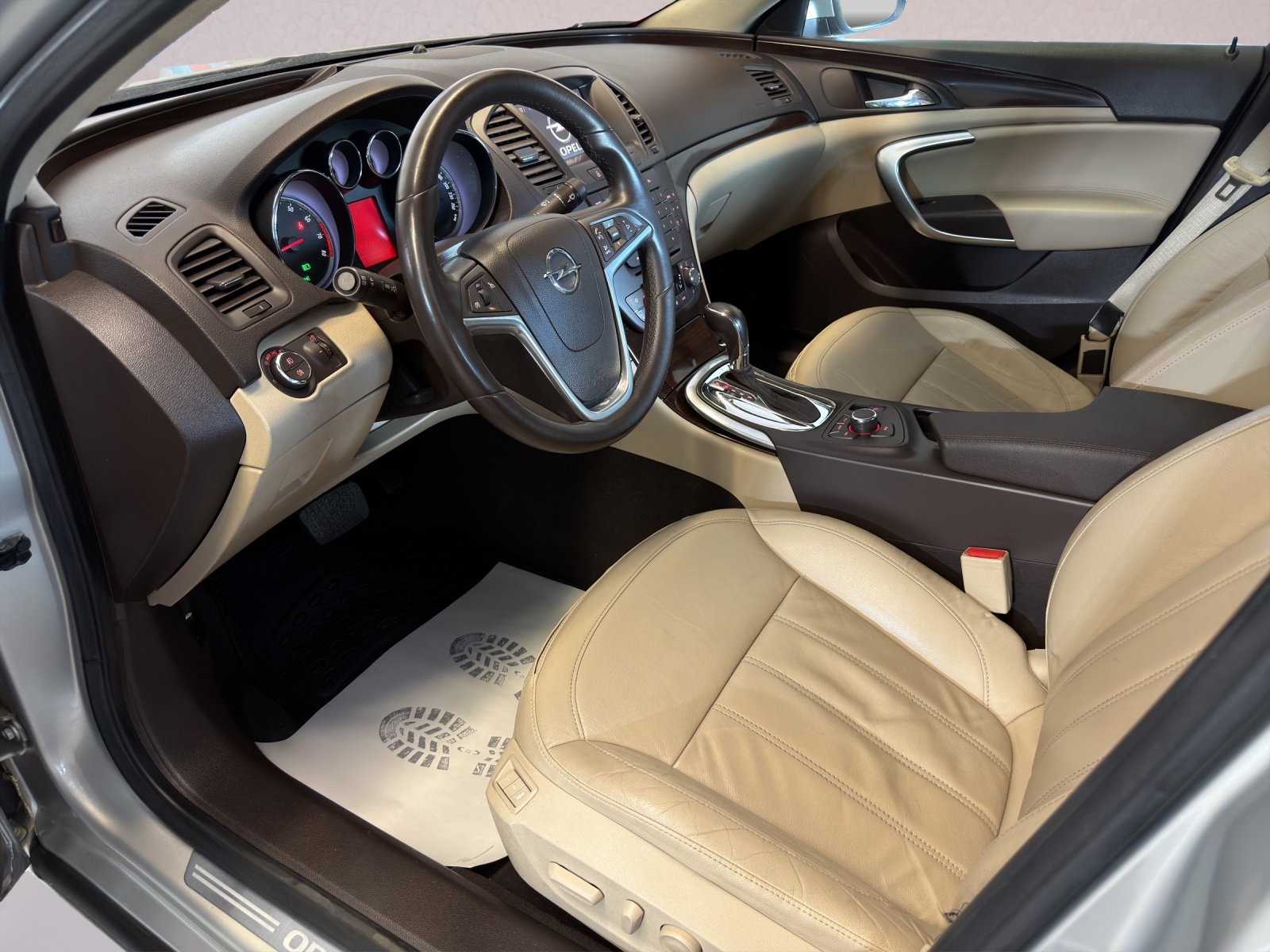 OPEL Insignia 2.0 Turbo Edition 4WD Automatic-image-7