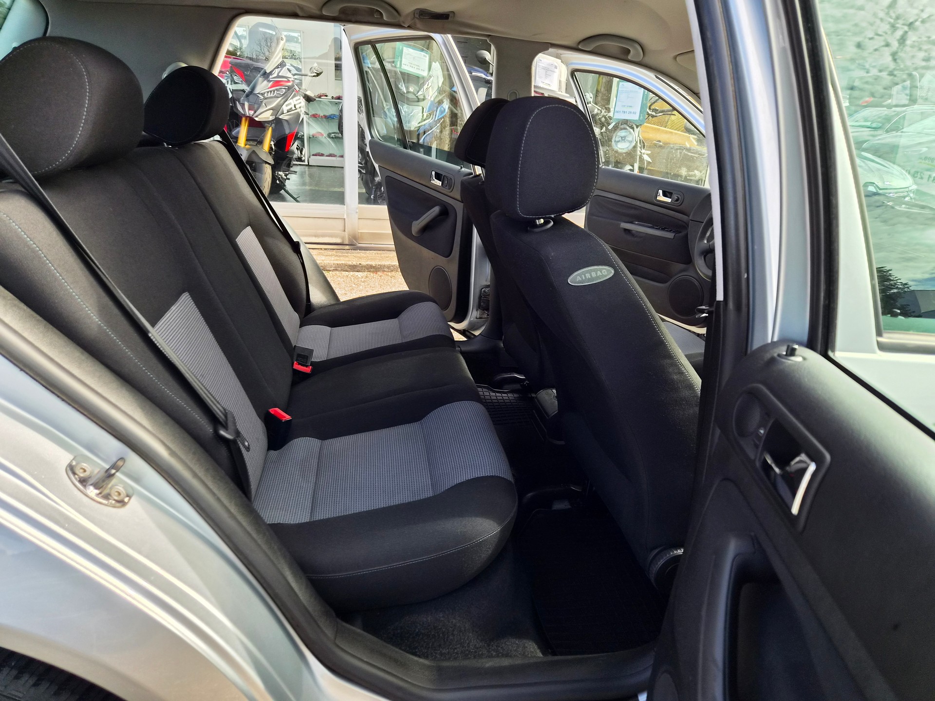 VW Golf 1.6 Ocean Automatic-image-10