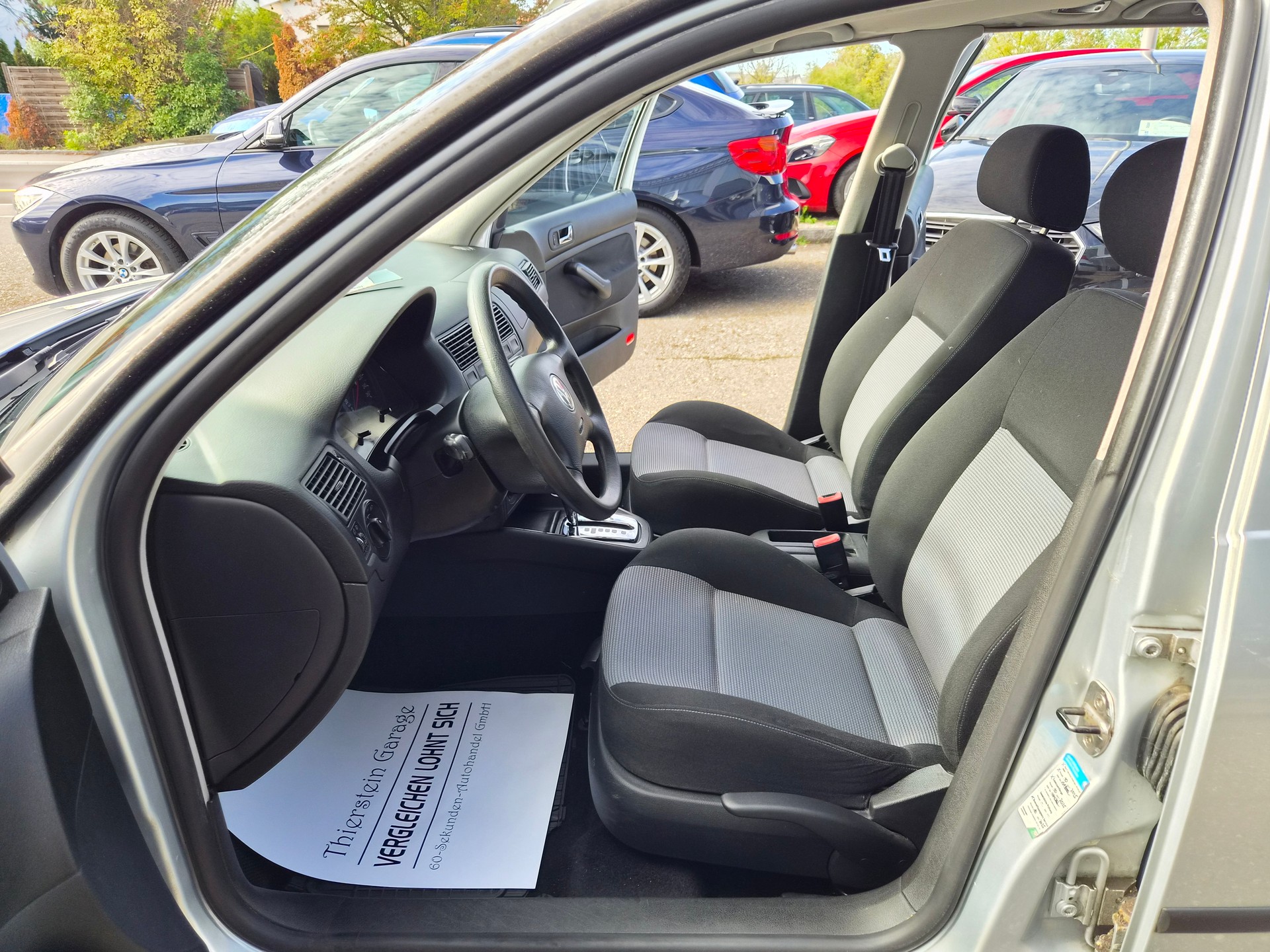 VW Golf 1.6 Ocean Automatic-image-7