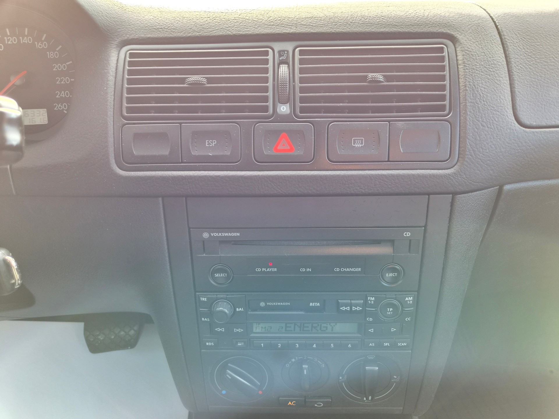VW Golf 1.6 Ocean Automatic-image-16