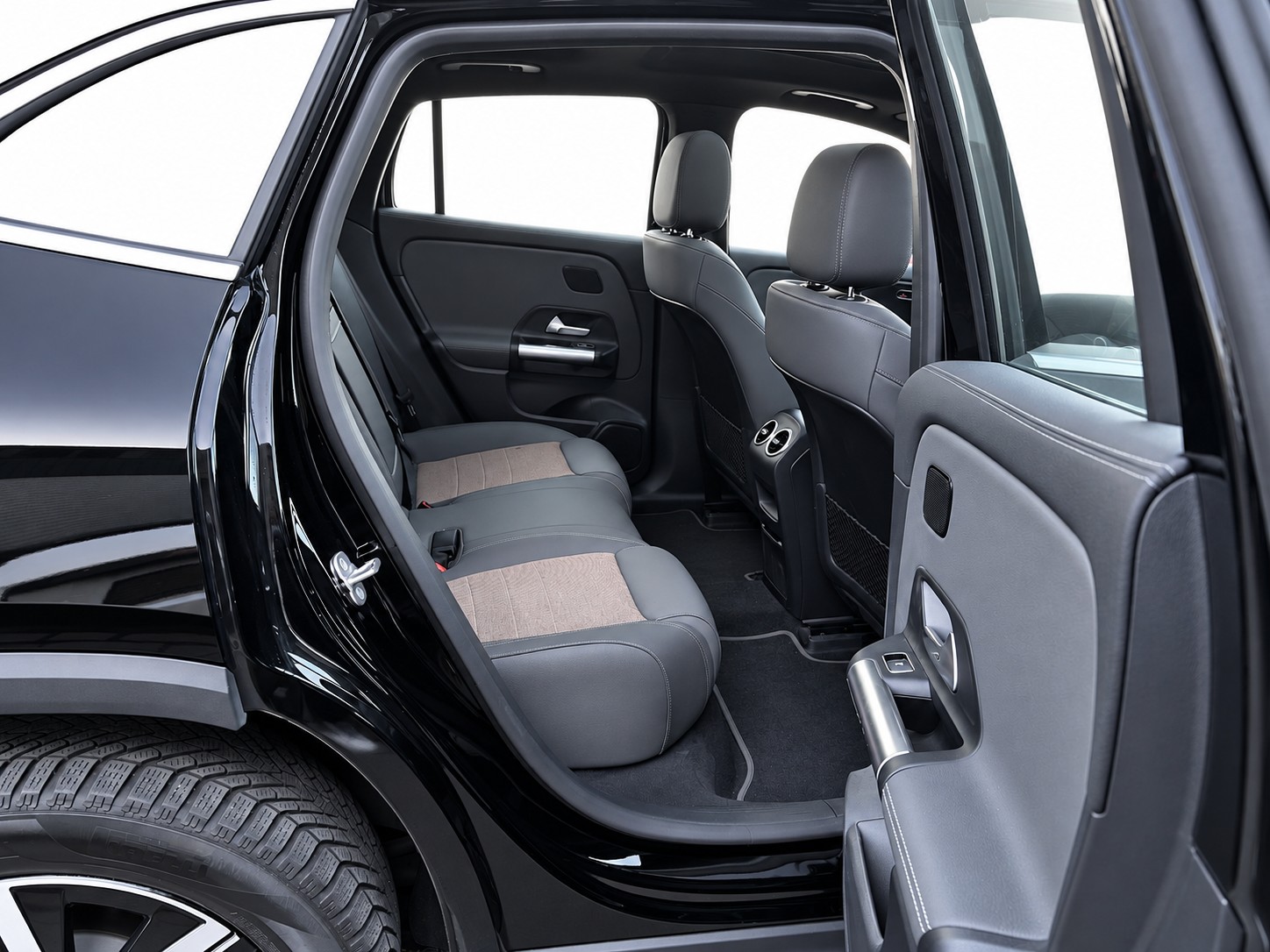 MERCEDES-BENZ EQA 250 Electric Art Line-image-16