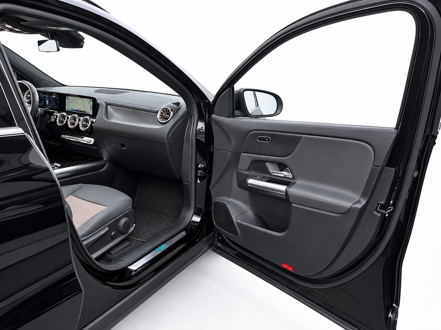 MERCEDES-BENZ EQA 250 Electric Art Line-image-15