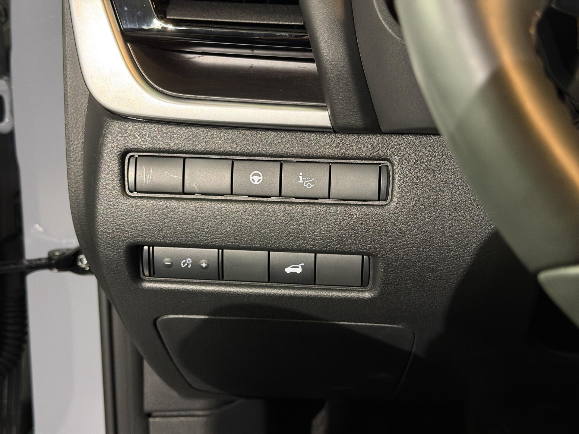 NISSAN X-Trail 1.5 VC-T e-Power 4WD 7 Sitze Tekna+-image-20