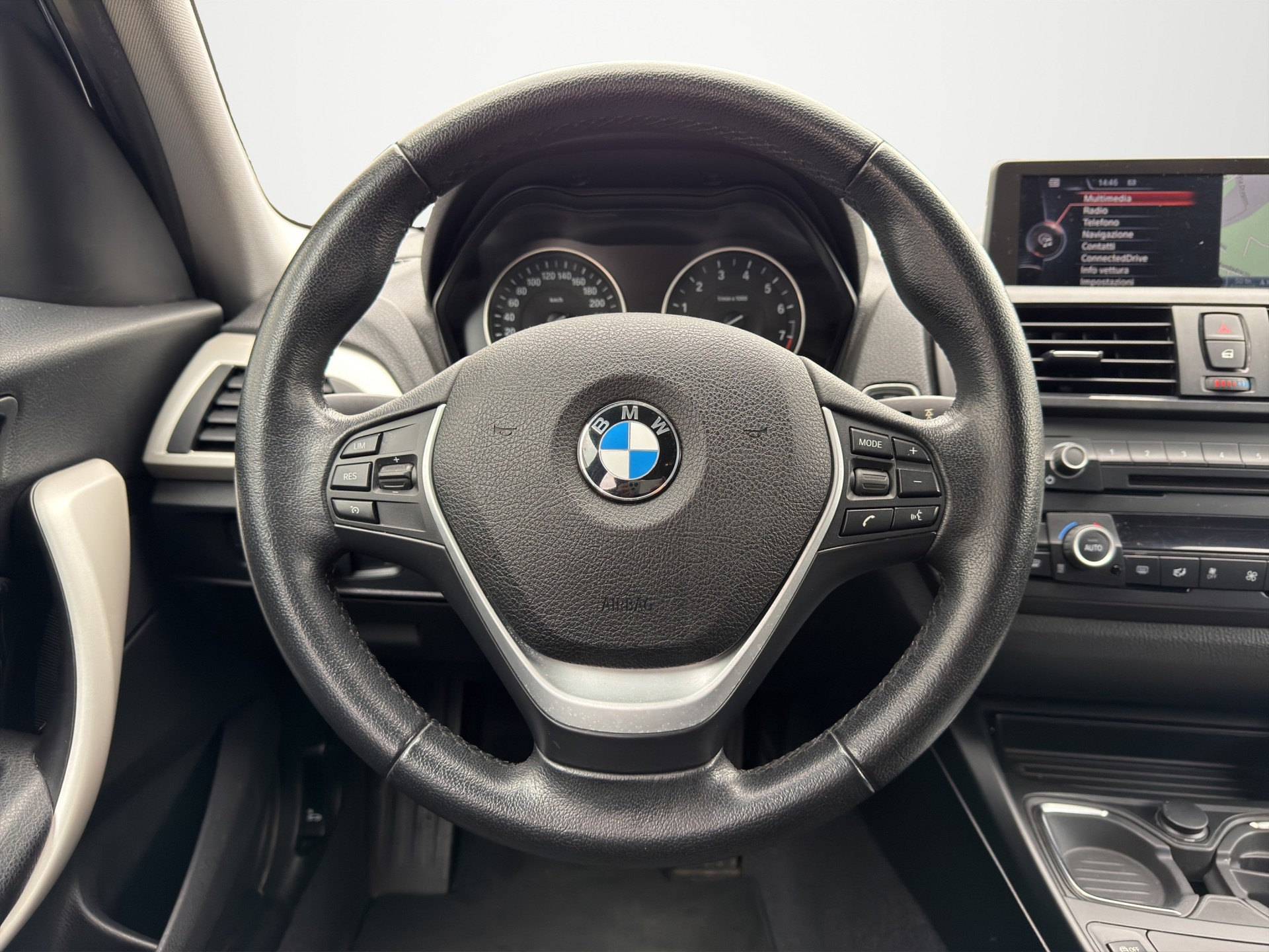 BMW 116i Steptronic-image-10