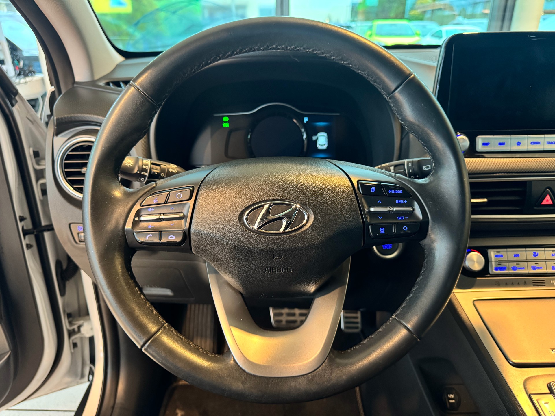 HYUNDAI Kona EV Amplia-image-13