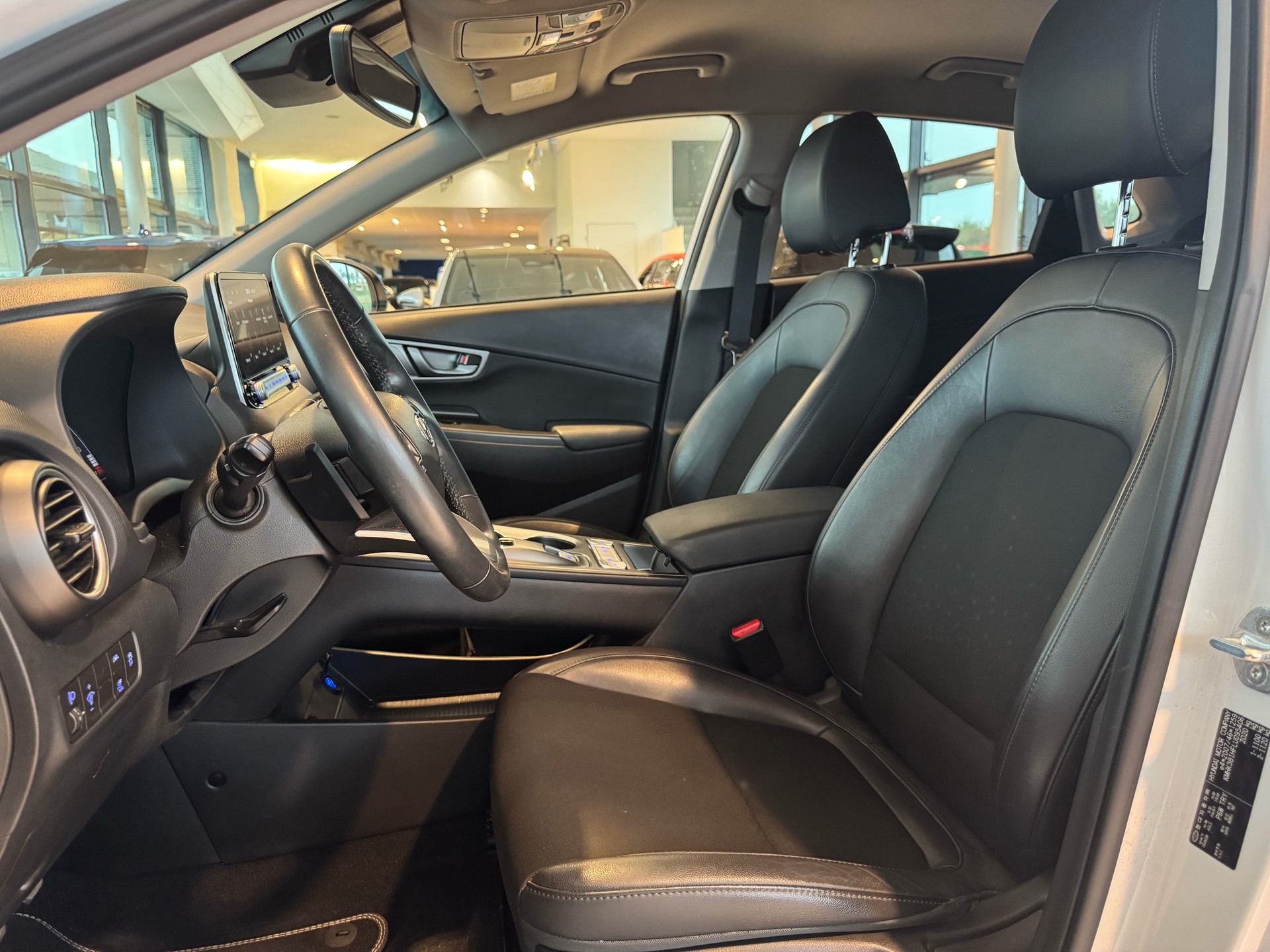HYUNDAI Kona EV Amplia-image-12