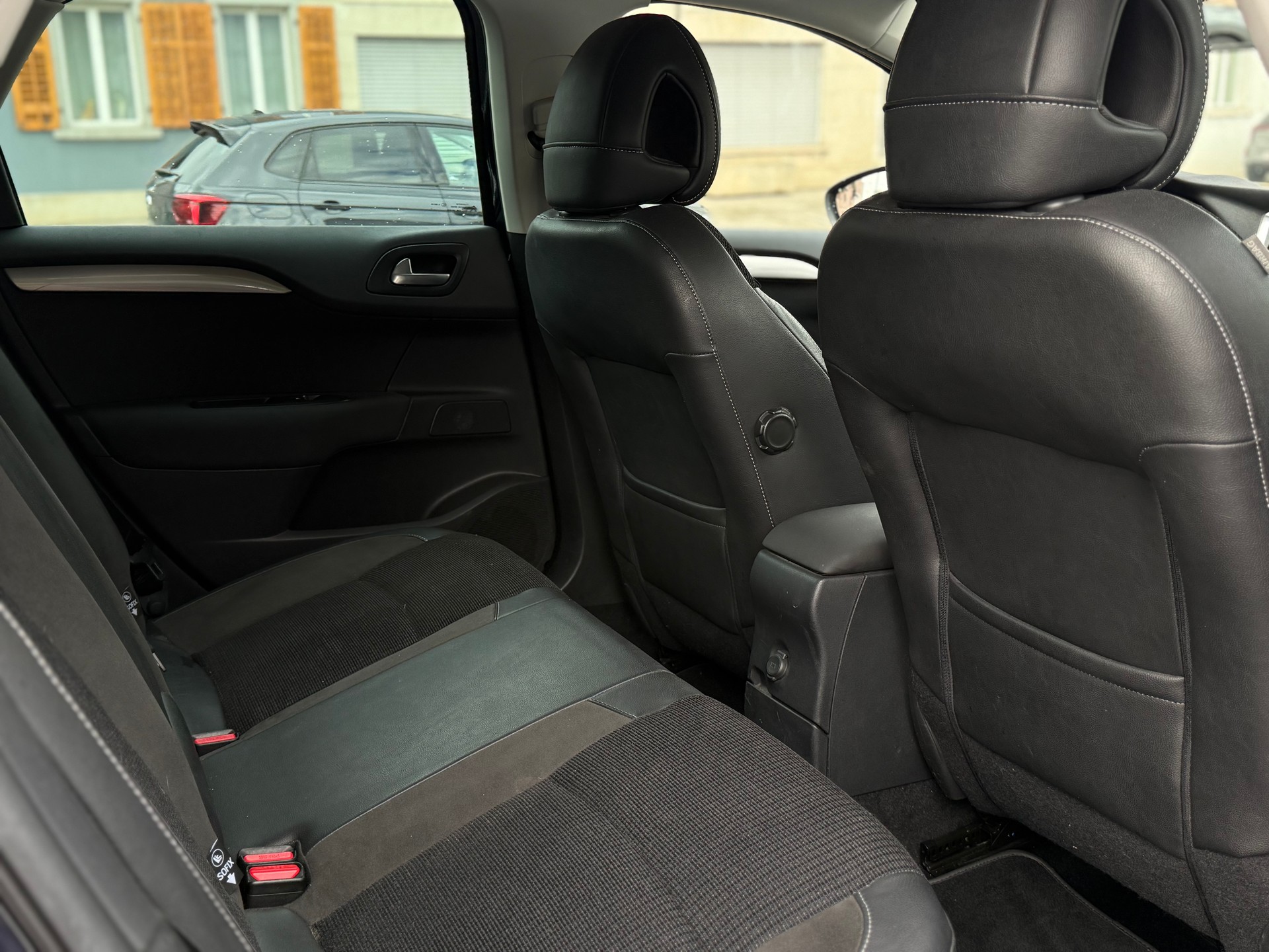 CITROEN C4 1.2 Pure Tech Feel Edition Automatic-image-13