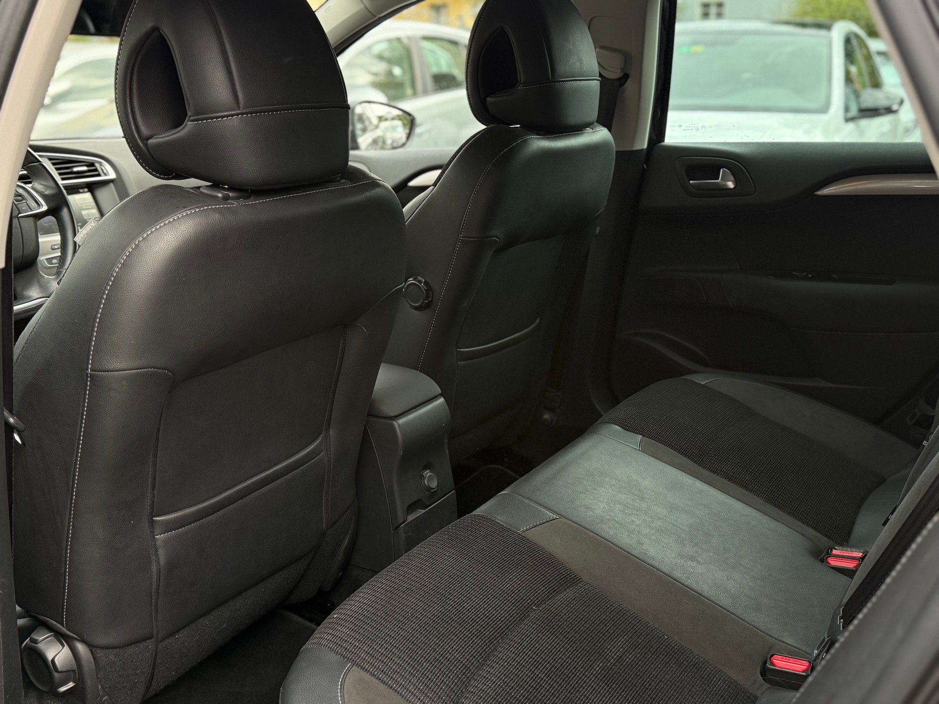 CITROEN C4 1.2 Pure Tech Feel Edition Automatic-image-12