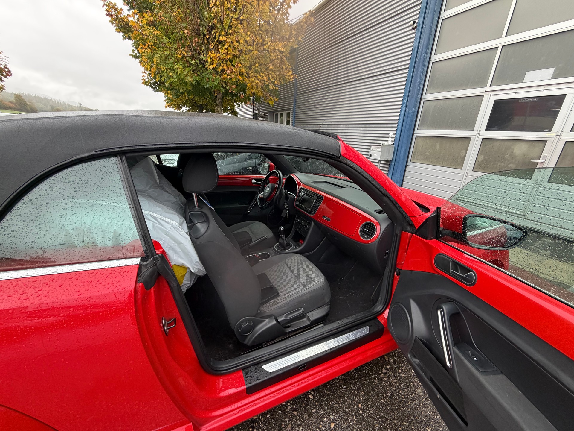 VW Beetle Cabrio 1.2 TSI Design-image-10