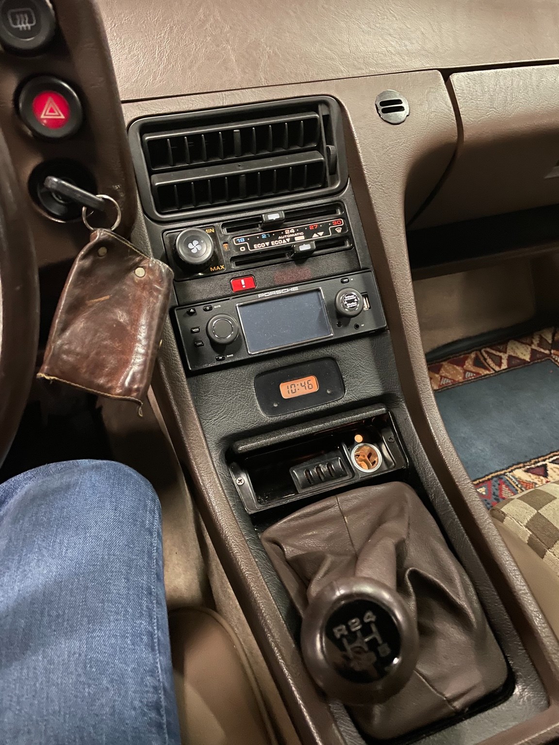 PORSCHE 928 S-image-0