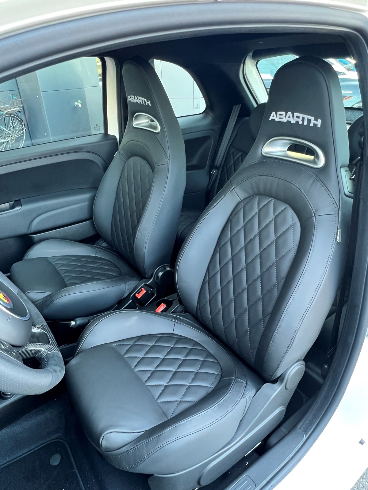FIAT 695 1.4 16V Turbo Abarth 695 Turismo MTA Automat-image-6