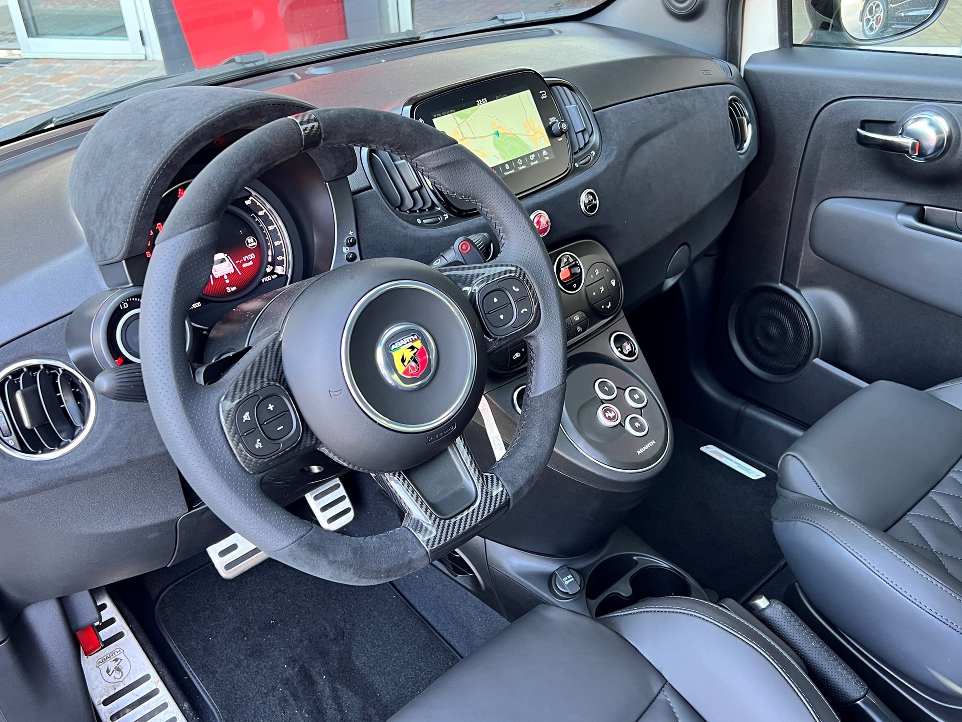 FIAT 695 1.4 16V Turbo Abarth 695 Turismo MTA Automat-image-5