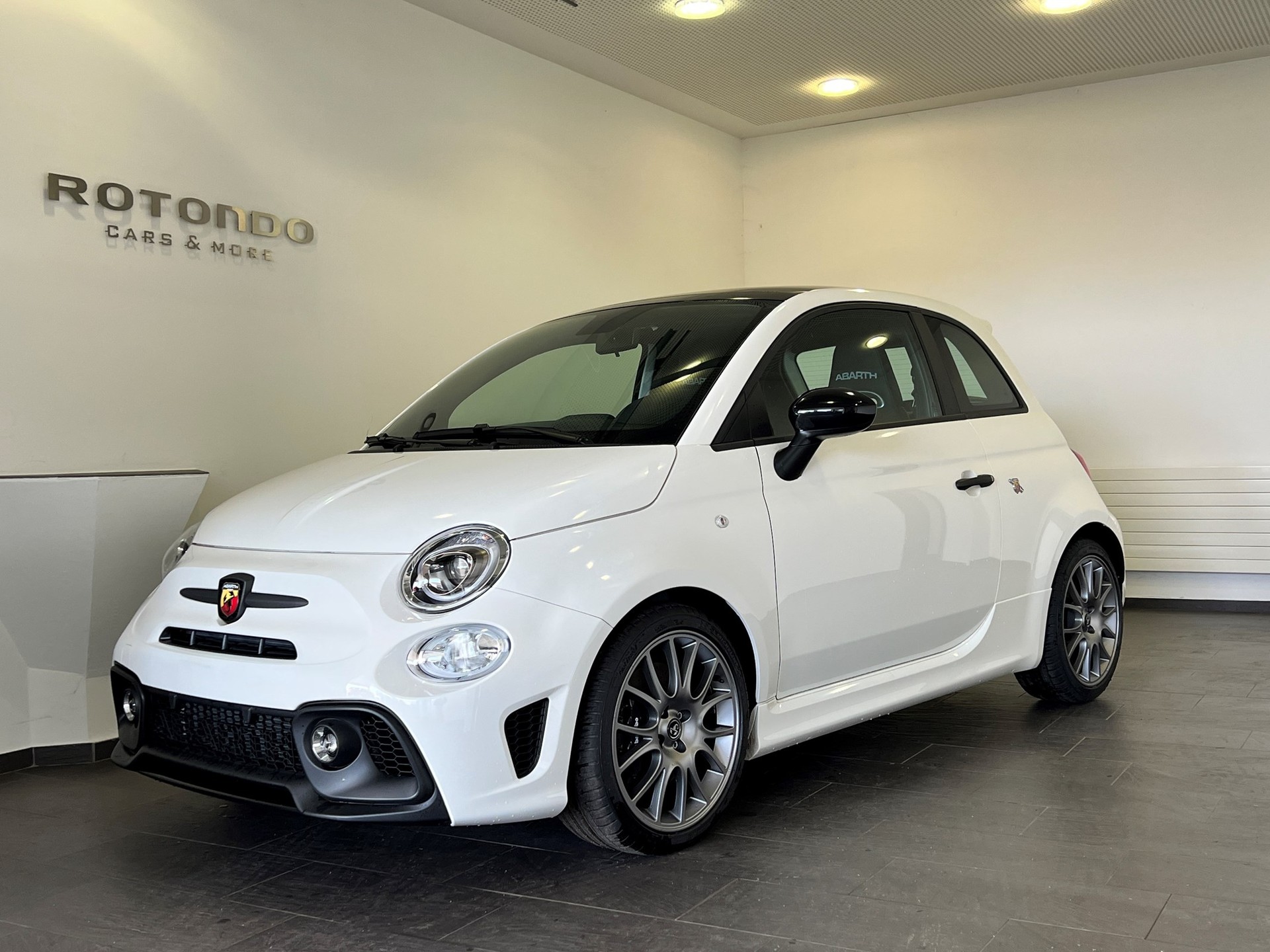 FIAT 695 1.4 16V Turbo Abarth 695 Turismo MTA Automat