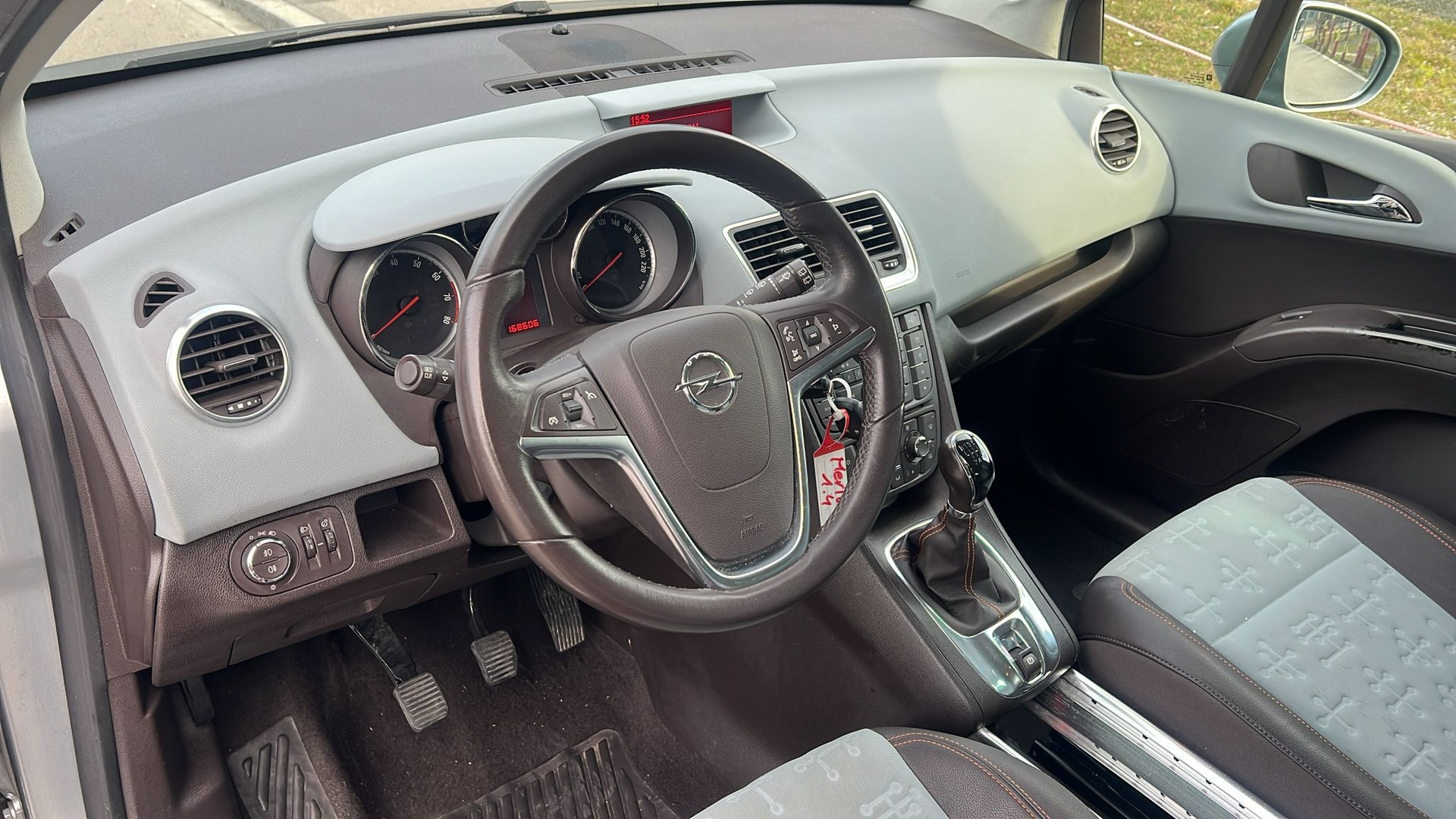 OPEL Meriva 1.4 Turbo Color Edition-image-9