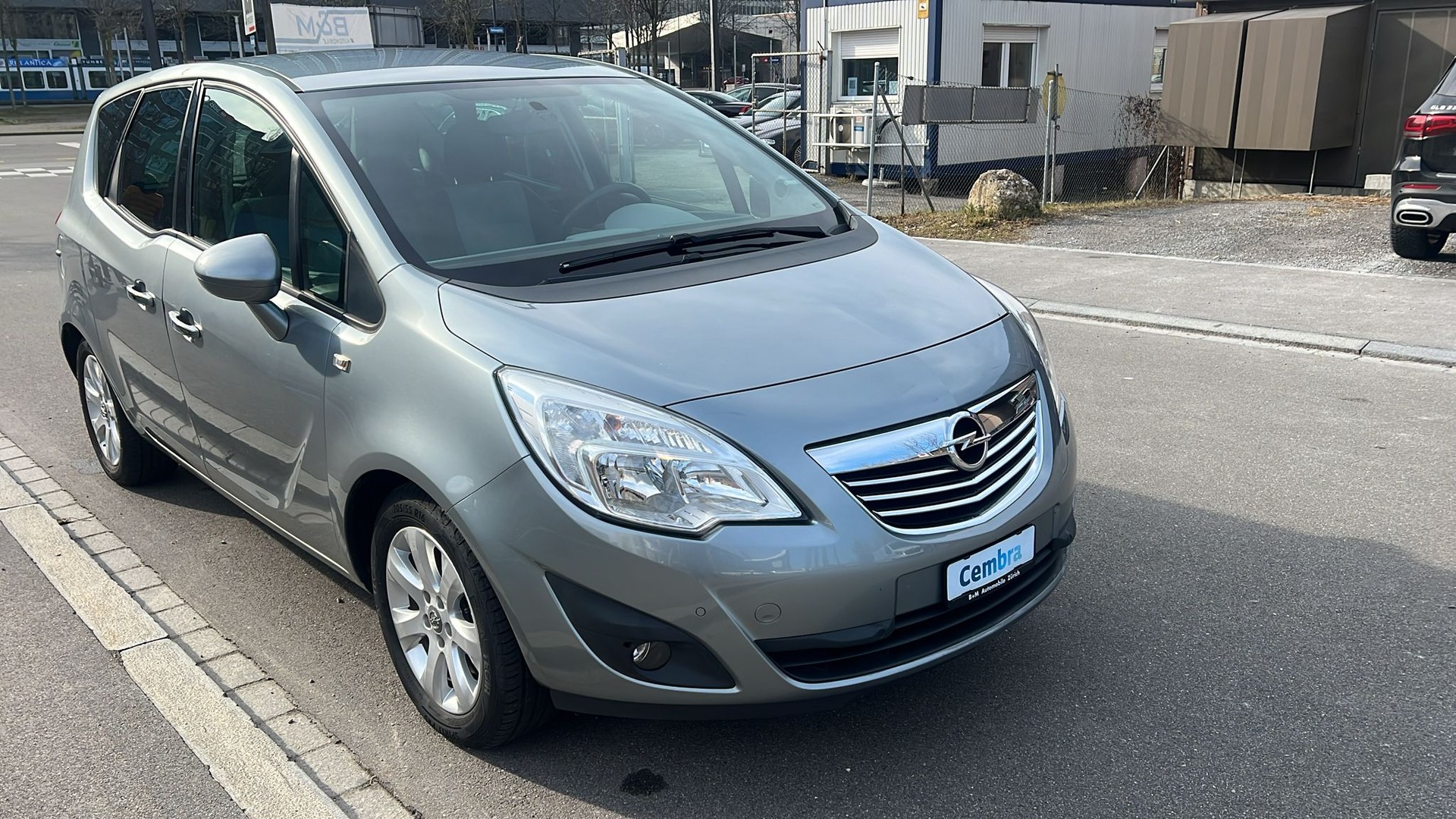 OPEL Meriva 1.4 Turbo Color Edition-image-2