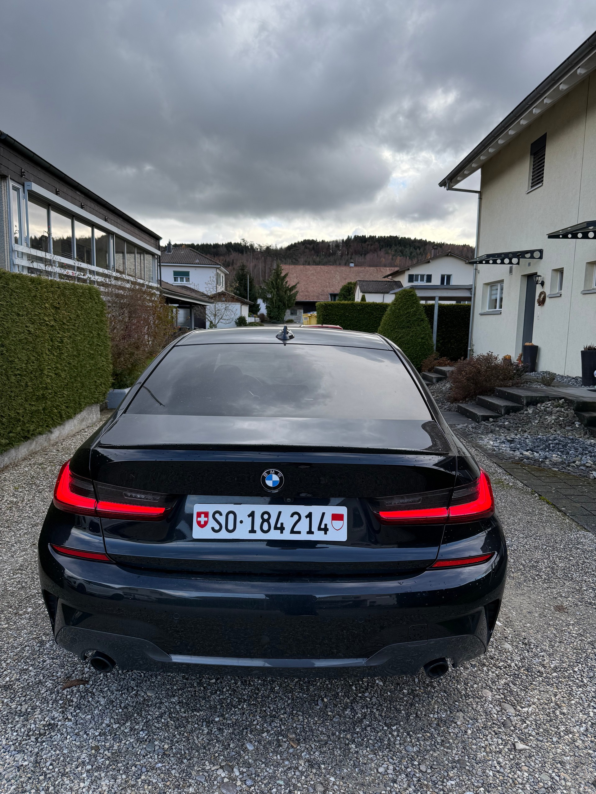 BMW 318d Steptronic M Sport-image-1