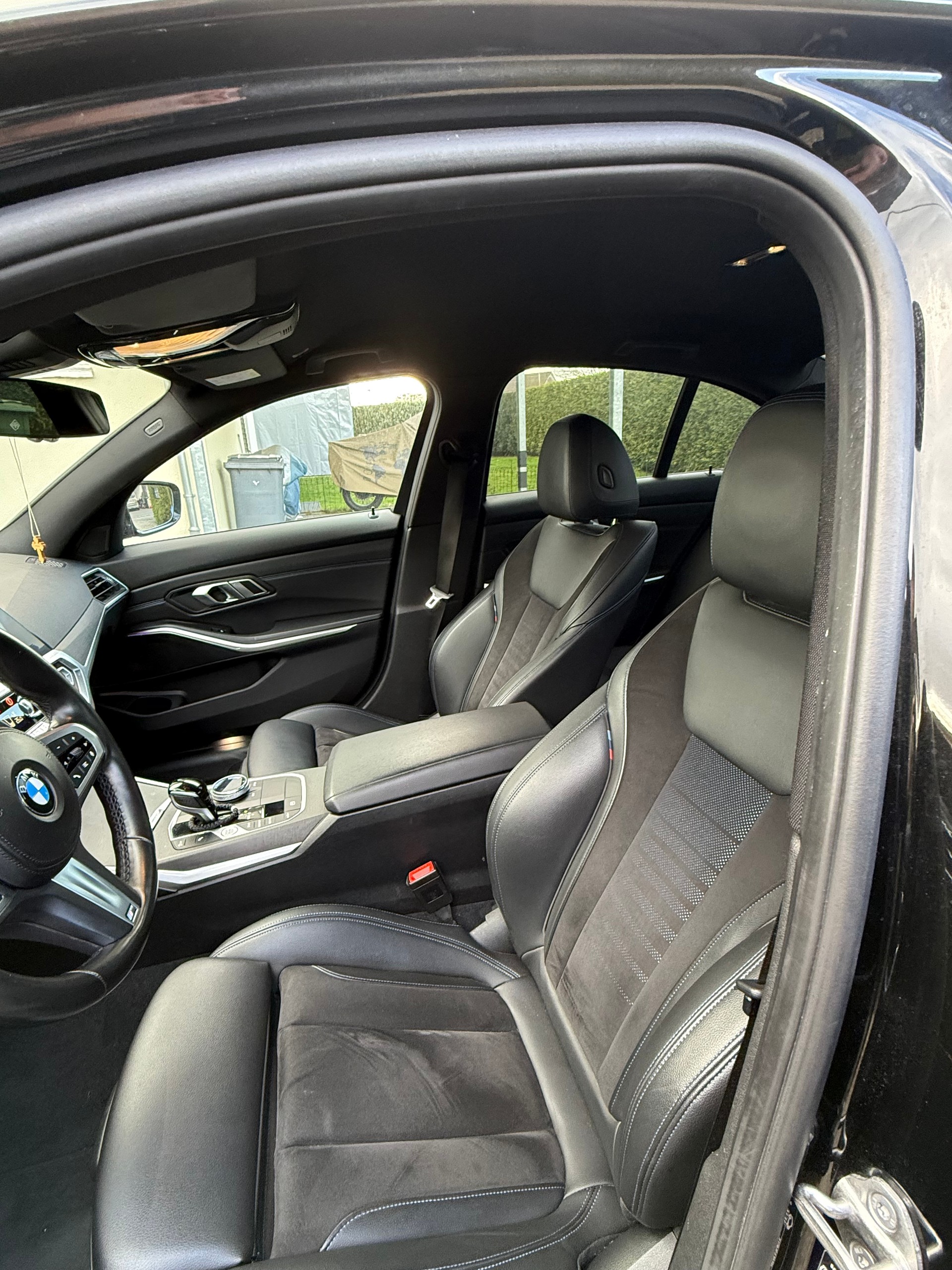 BMW 318d Steptronic M Sport-image-4