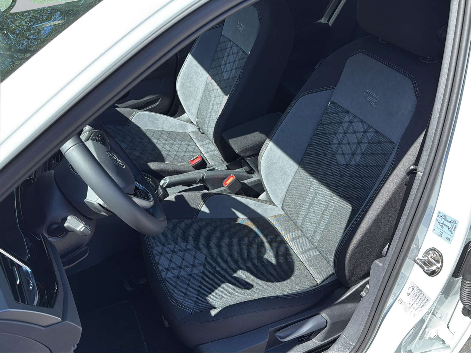 VW Taigo 1.0 TSI R-Line DSG-image-8