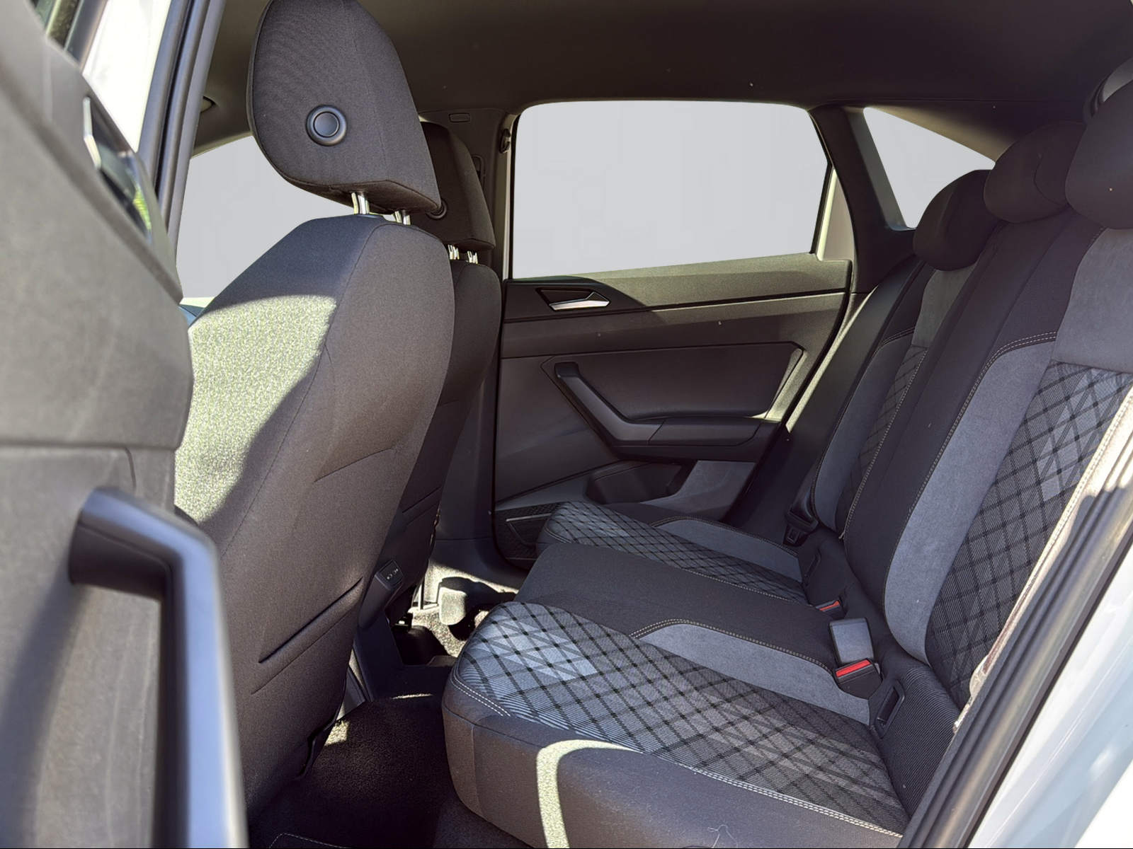 VW Taigo 1.0 TSI R-Line DSG-image-10