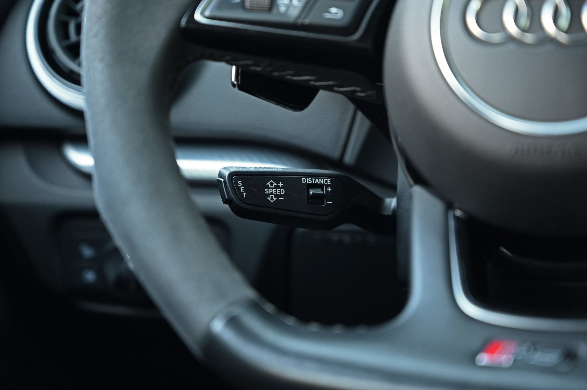 AUDI RS3 Sportback 2.5 TSI quattro S-tronic **Individual/Limegreen**-image-13
