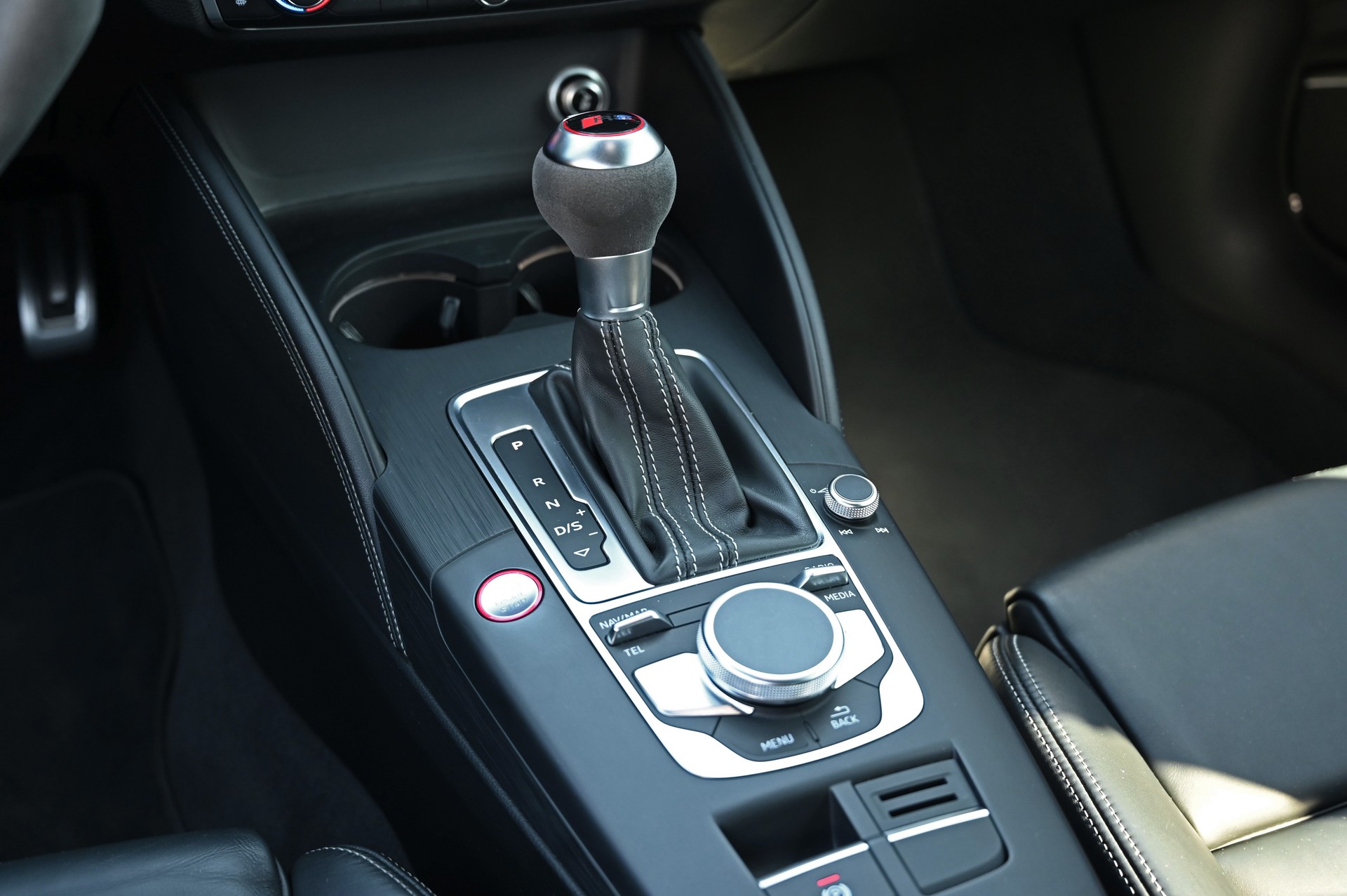 AUDI RS3 Sportback 2.5 TSI quattro S-tronic **Individual/Limegreen**-image-14