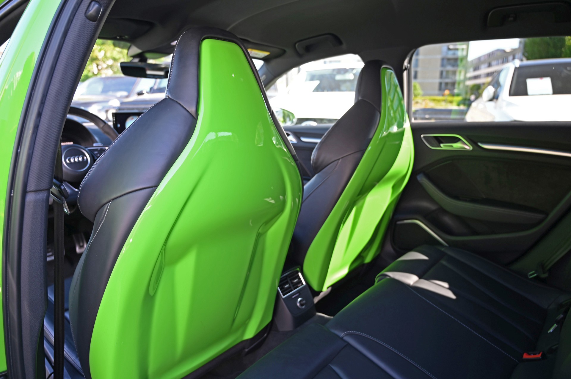 AUDI RS3 Sportback 2.5 TSI quattro S-tronic **Individual/Limegreen**-image-18