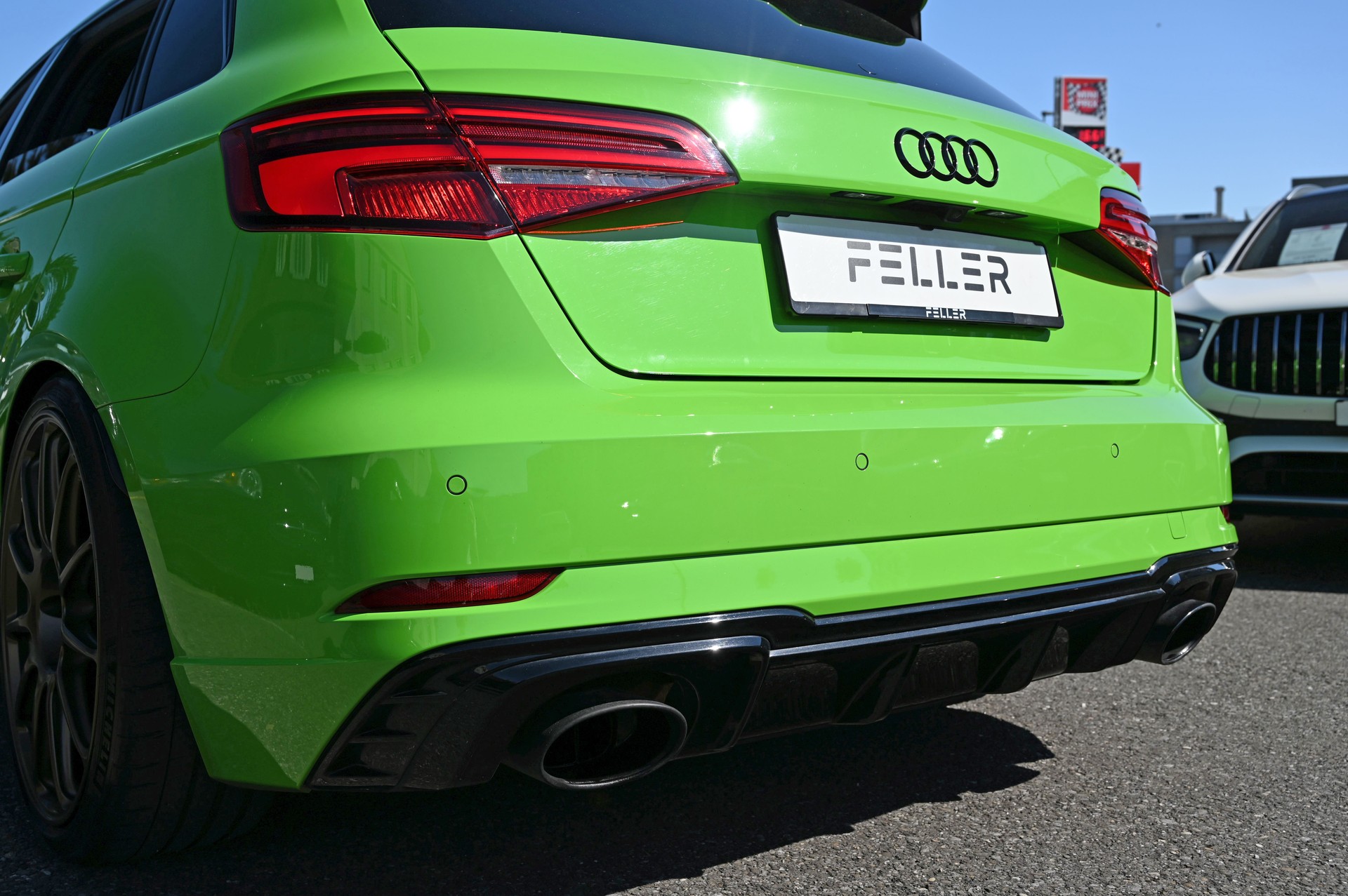AUDI RS3 Sportback 2.5 TSI quattro S-tronic **Individual/Limegreen**-image-7